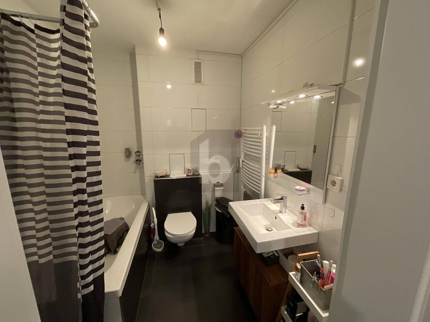 EXKLUSIV CHARMANT MIT EINBAUKÜCHE – 76532 Baden-Baden – Vorschaubild 3