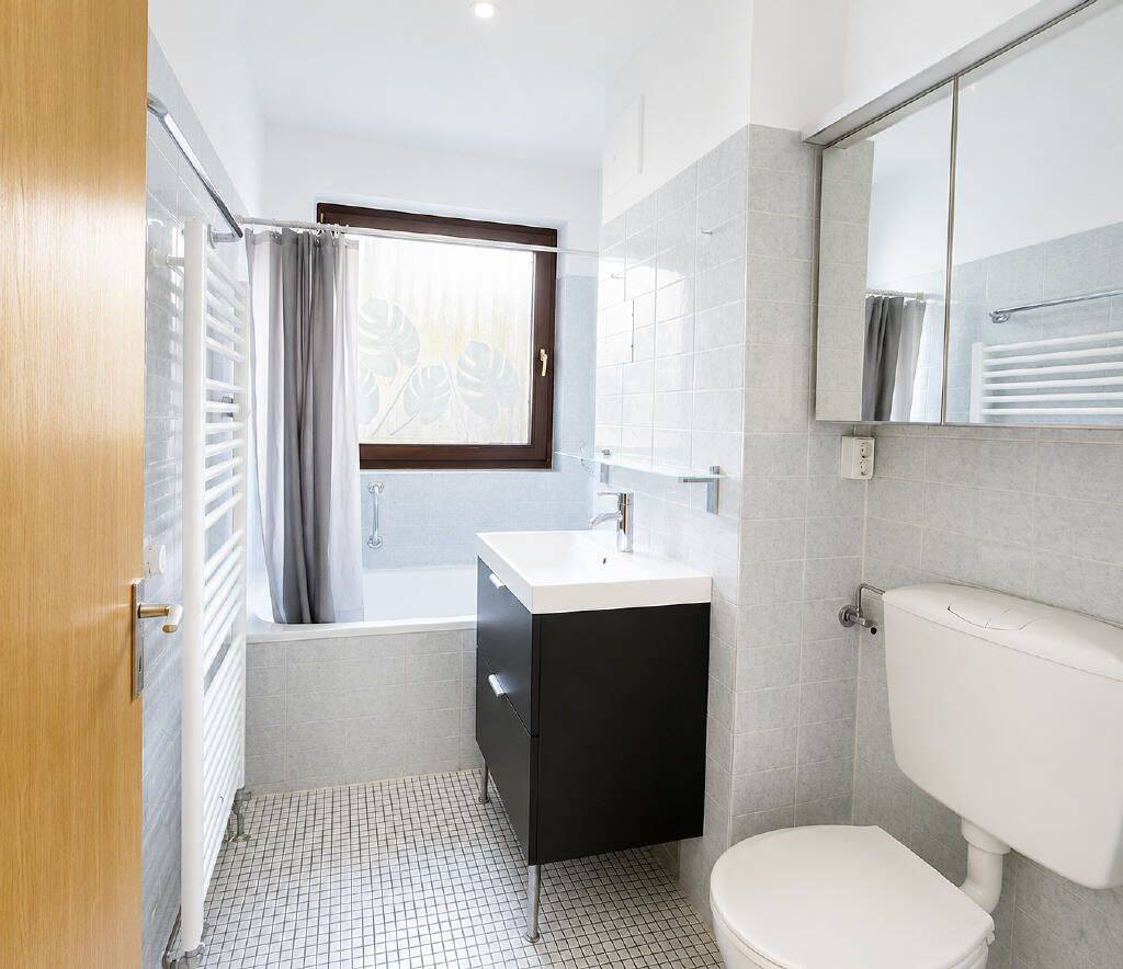 Wiesbaden-Delkenheim: Großzügige 2 ZKB  mit Wohnküche, Loggia und Aufzug – 65205 Wiesbaden – Vorschaubild 3