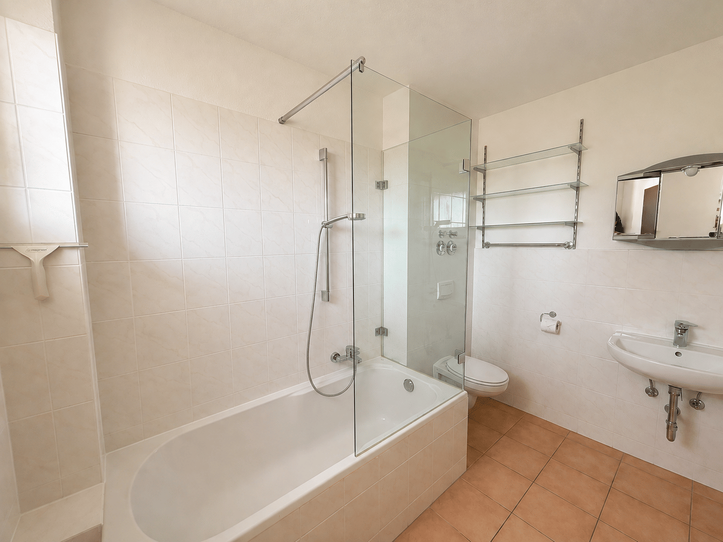 Bezugsfreie 2-Zimmer-Wohnung mit Balkon, Aufzug & Stellplatz – 91058 Erlangen – Vorschaubild 8