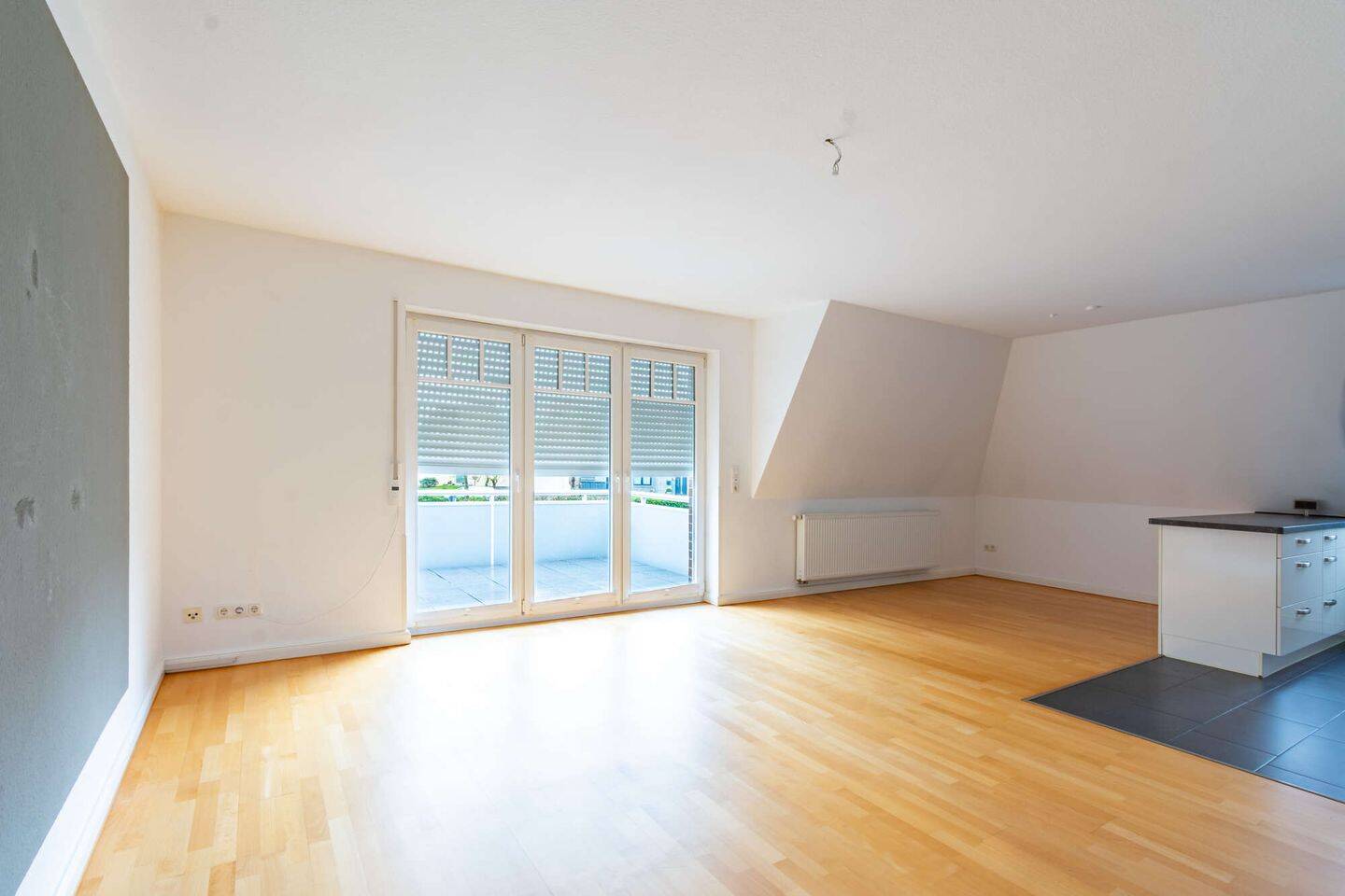 Exklusive 3-Zimmer-Obergeschosswohnung mit sonnigem Südbalkon und Carport, Obj. 10136 – 26160 Bad Zwischenahn – Vorschaubild 7