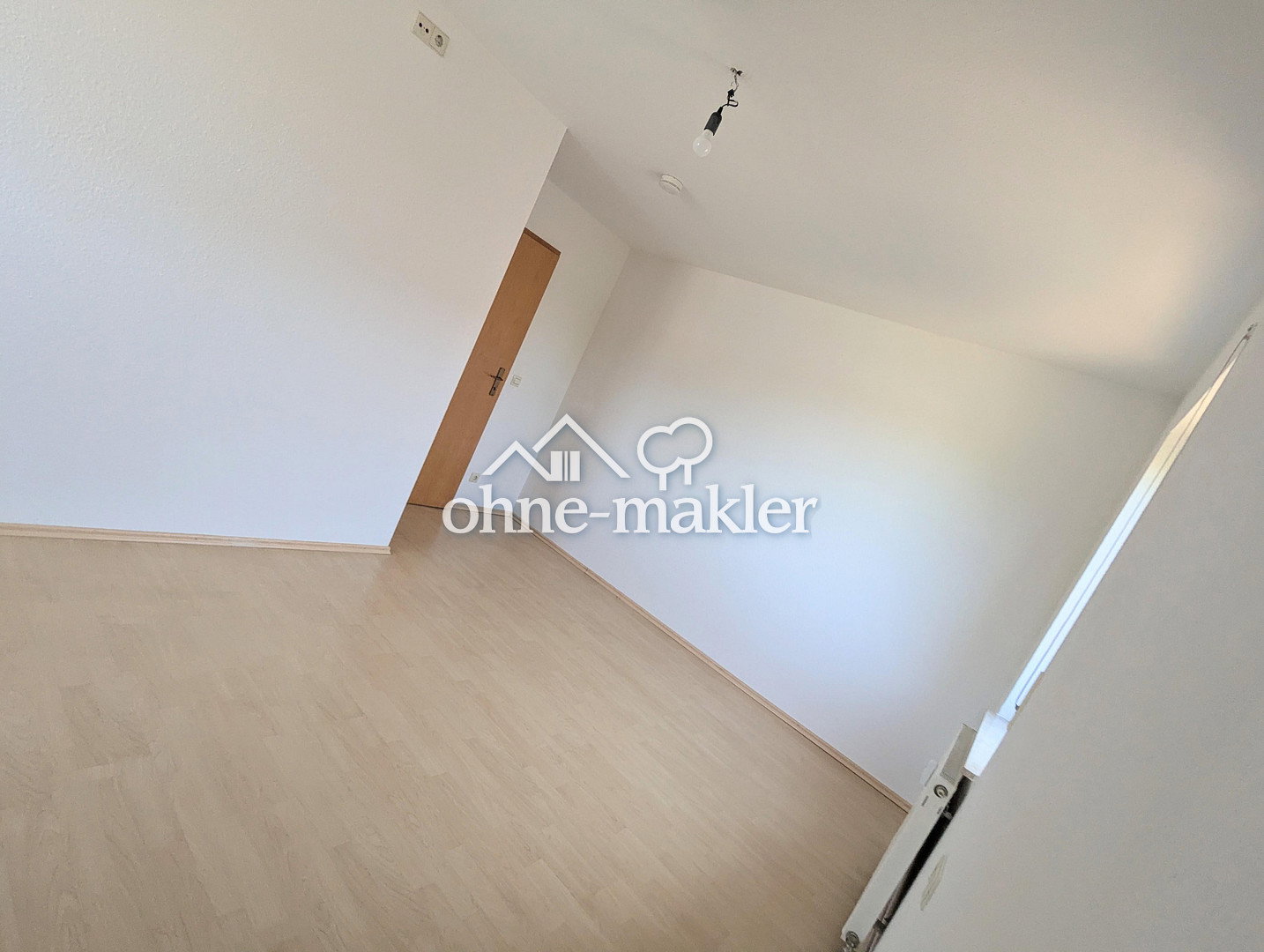 Ruhiges Wohnen mit Balkon & Dachgeschossgefühl – Am Bähnle 2, 74177 Bad Friedrichshall – Vorschaubild 4