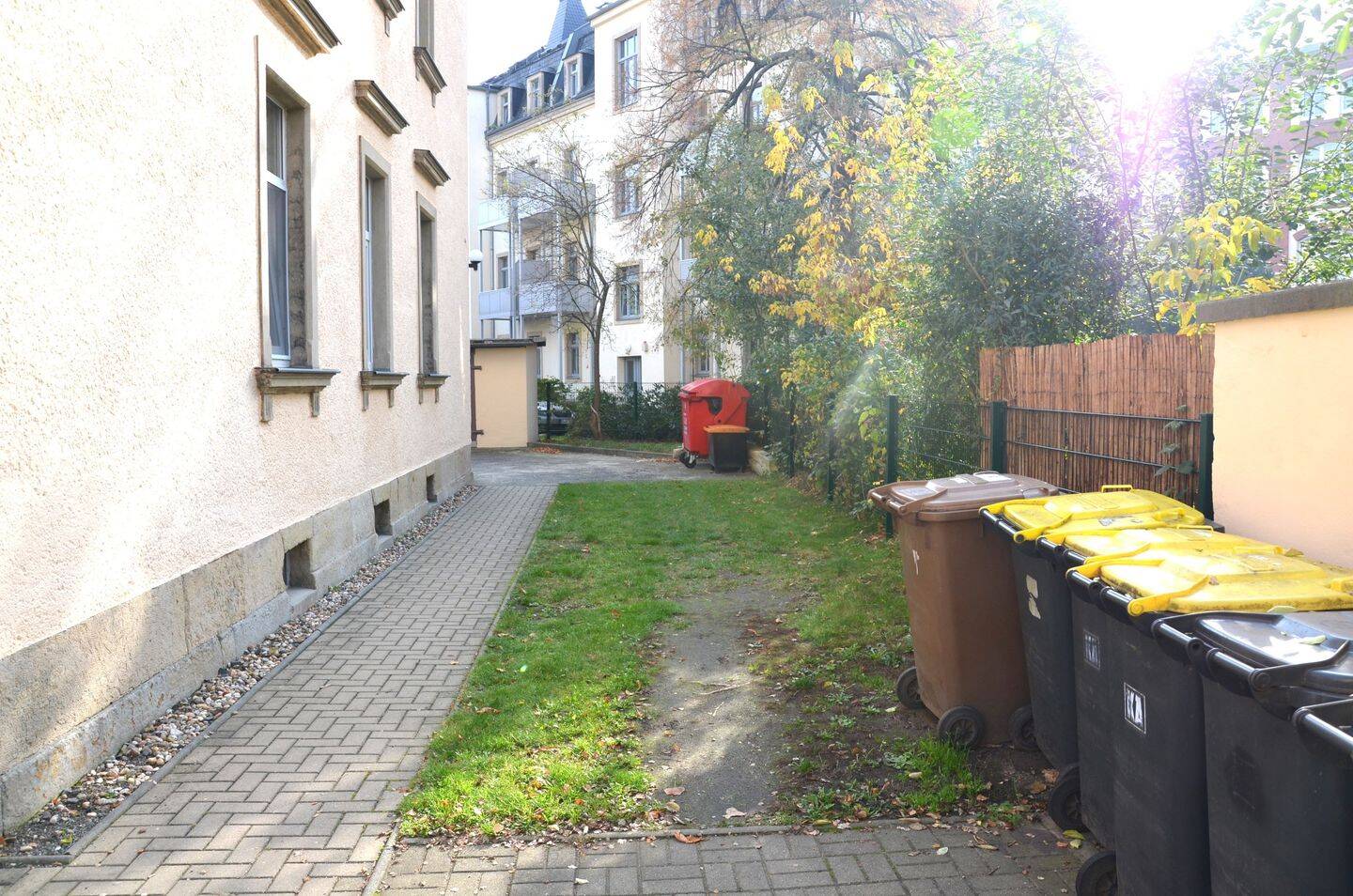 Voll möblierte 3-Zimmer Wohnung mit Balkon in perfekter, ruhiger Lage! – 1129 Dresden – Vorschaubild 3