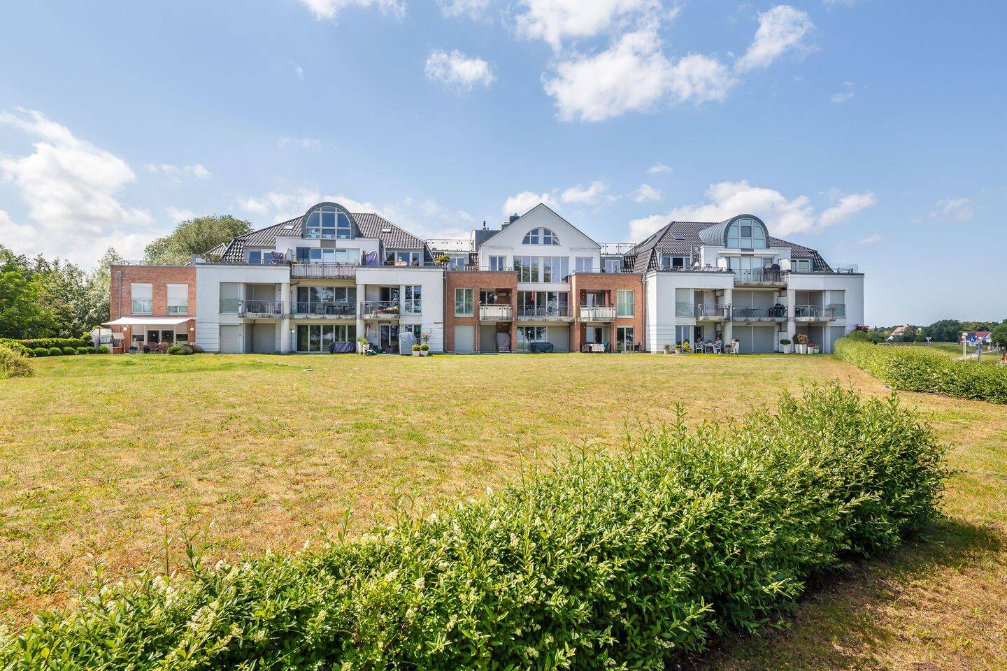 Ein Logenplatz an der Ostsee – hochwertige 4-Zimmer-Eigentumswohnung & Galerie mit Meerblick! – 23946 Boltenhagen – Vorschaubild 3