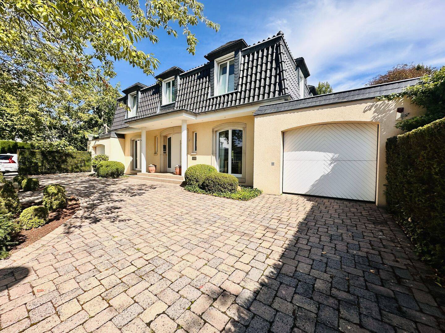 ***MG-BESTLAGE*** Exklusive Miet-VILLA im MEDITERRANEN Stil***MÖBLIERT***MAXIMALE Privatsphäre*** – 41063 Mönchengladbach – Vorschaubild 3