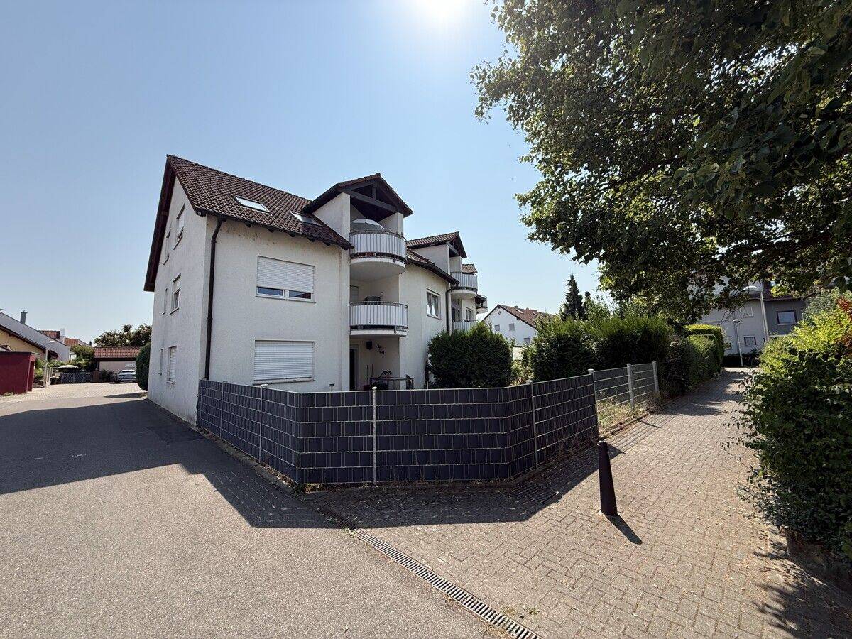 VERMIETETE 2-ZIMMER-DG-WOHNUNG INKL. 2 TG-STPL. + 1 AUßEN-STPL. + HOBBYRAUM – 74078 Heilbronn – Vorschaubild 3