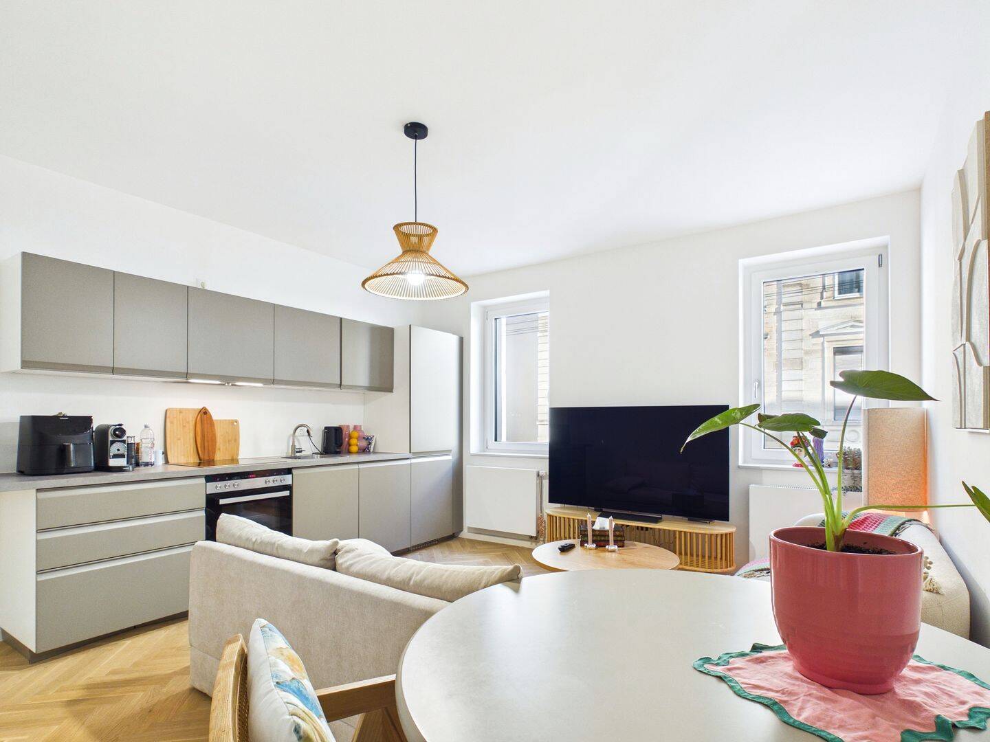 Saniertes Wohnjuwel mit Fischgrätenparkett und hohen Decken – 70178 Stuttgart – Vorschaubild 8