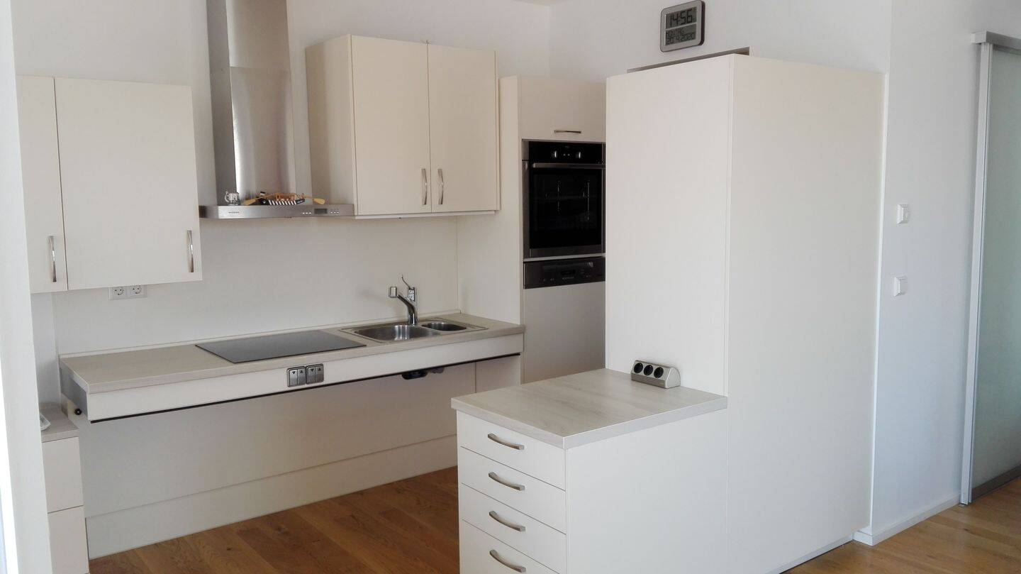 Voll möblierte, helle 3-Zimmer-Wohnung mit Balkon und Einbauküche in Ulm – 89075 Ulm – Vorschaubild 4
