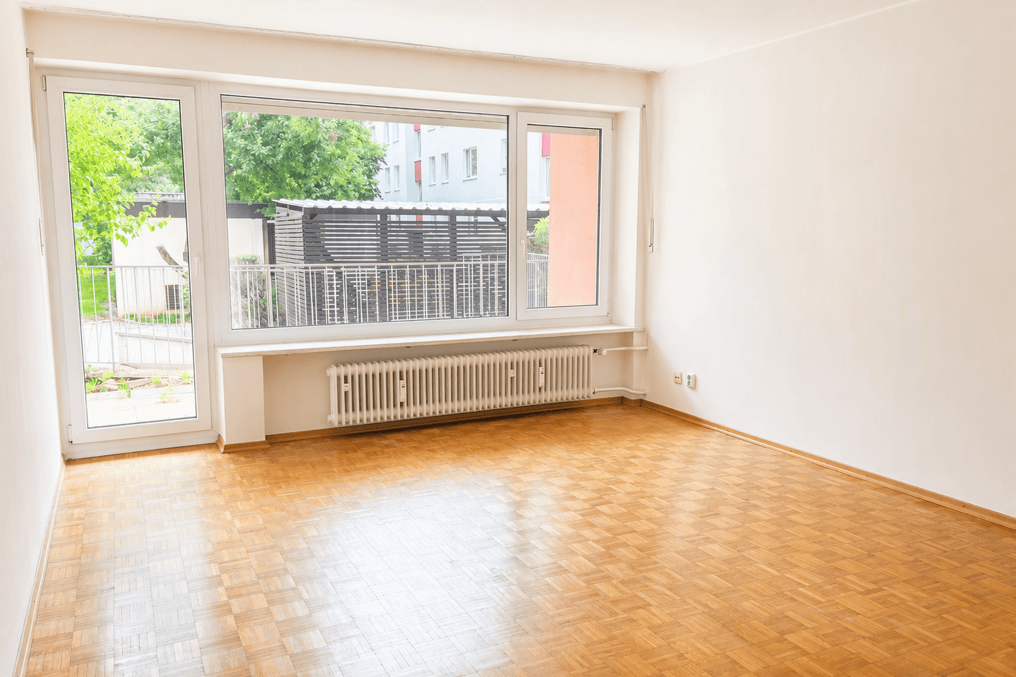 Bezugsfreie 3-Zimmer Wohnung mit Südterrasse in ruhiger Seitenstraße – renovierungsbedürftig – 81373 München – Vorschaubild 3
