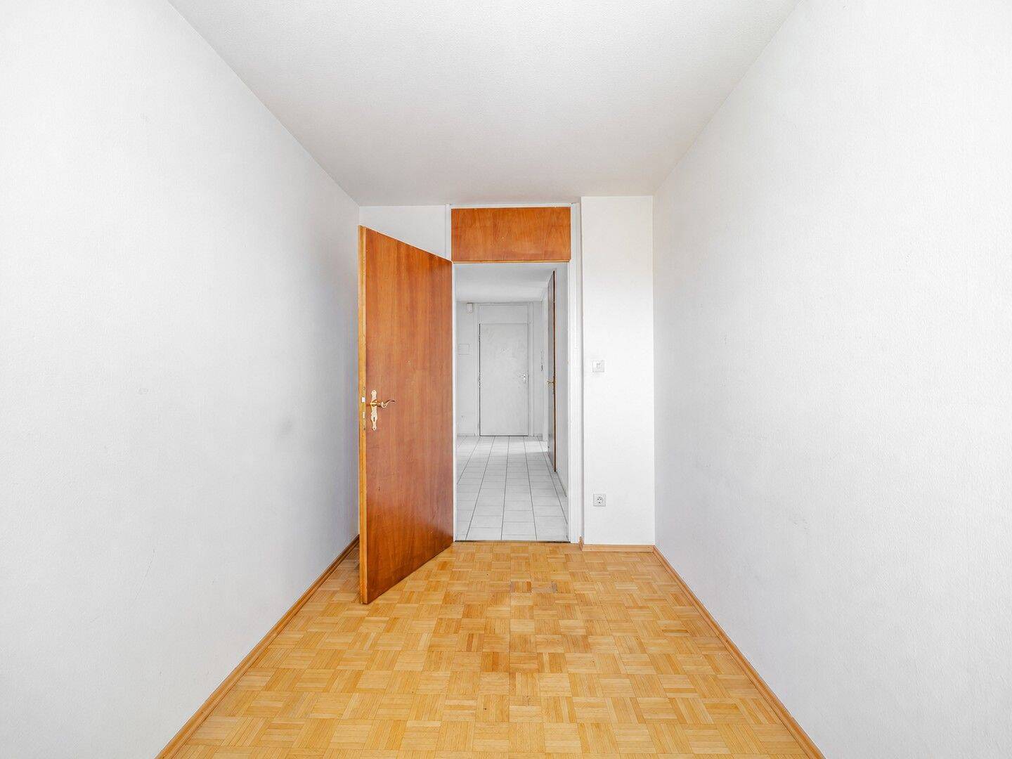 Bezugsfreie 3-Zimmer-Wohnung im 13. Obergeschoss mit zwei Balkonen und Alpenblick – 81379 München – Vorschaubild 11