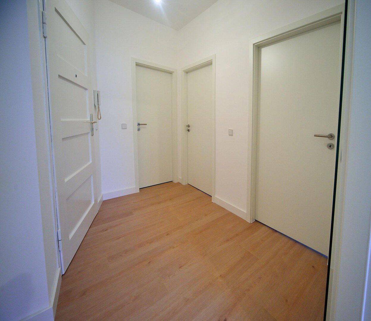 Helle Wohnung in Alt-Hohenschönhausen, 2 Zimmer, Einbauküche, Loggia – 13055 Berlin – Vorschaubild 3