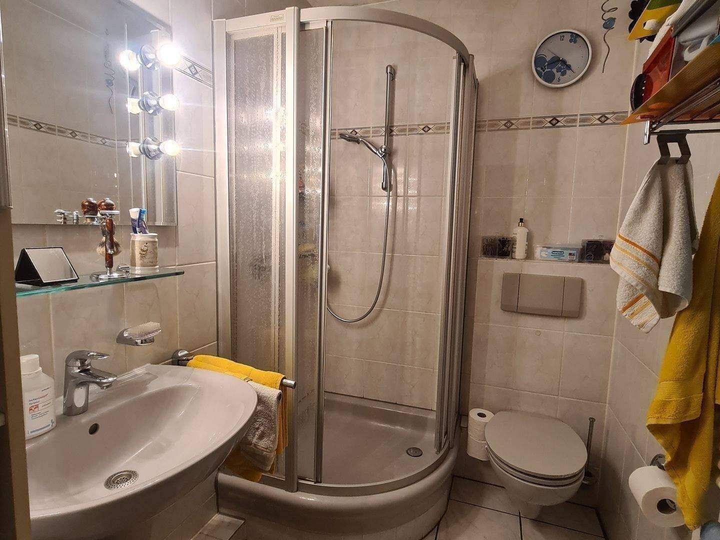 Attraktive 2-Zimmer-Wohnung mit Innenhofbalkon in guter Lage. – 51149 Köln – Vorschaubild 3