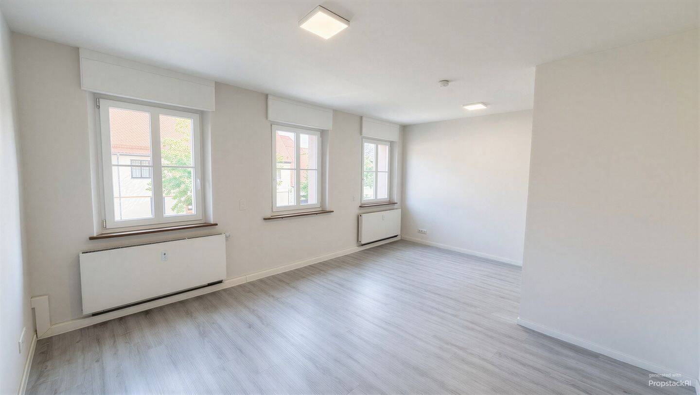 Sanierter Altbau mit Küche, Balkon und zwei Badezimmern – 91058 Erlangen – Vorschaubild 3