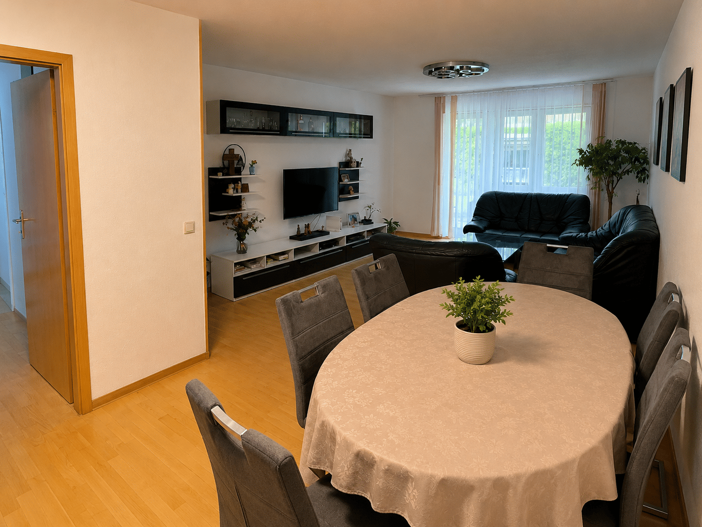 3-Zimmer-Erdgeschosswohnung mit Terrasse, Gartenbereich und Tiefgaragenstellplatz in Stuttgart-Bad Cannstatt – 70374 Stuttgart – Vorschaubild 6