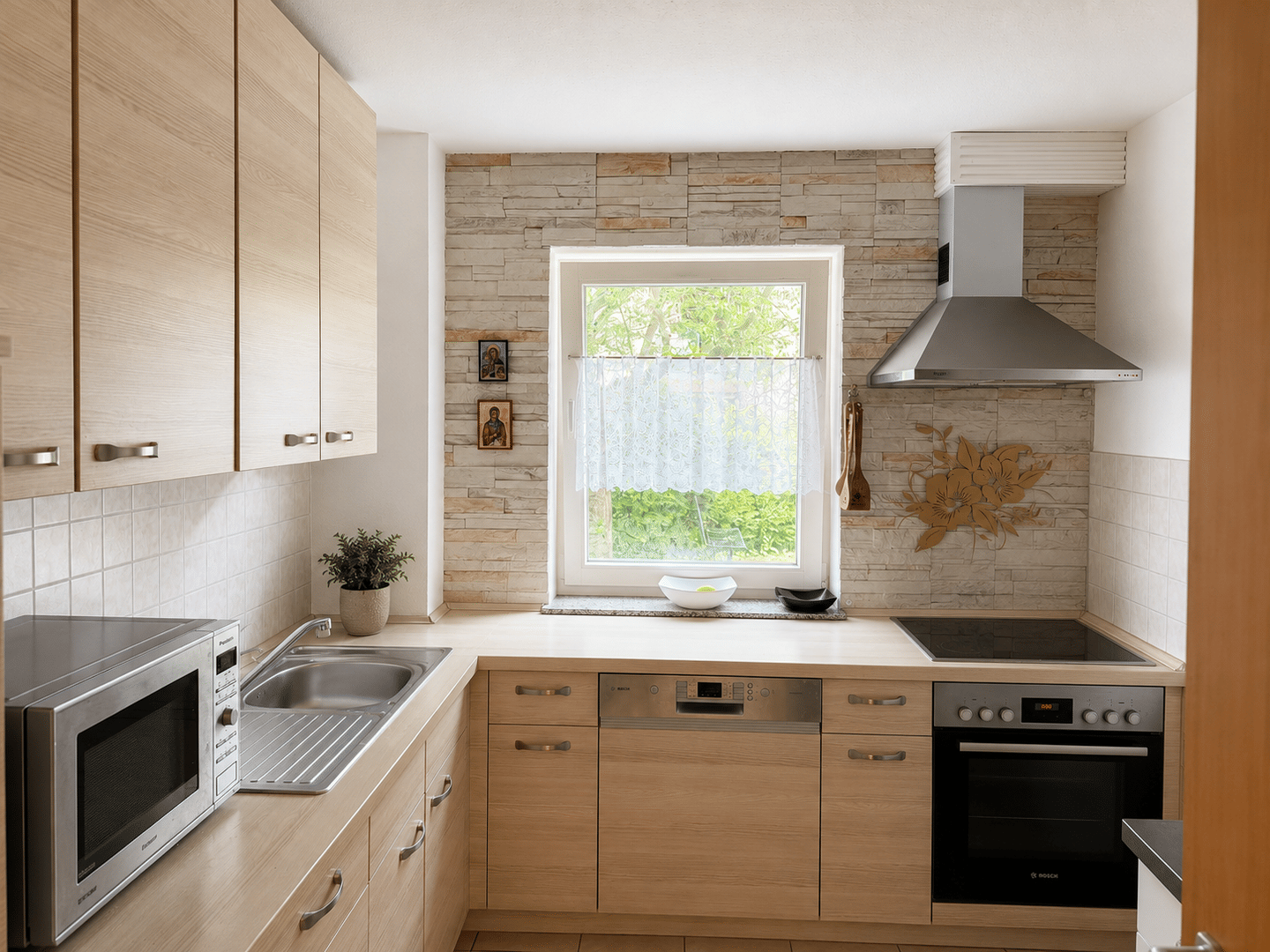 3-Zimmer-Erdgeschosswohnung mit Terrasse, Gartenbereich und Tiefgaragenstellplatz in Stuttgart-Bad Cannstatt – 70374 Stuttgart – Vorschaubild 8