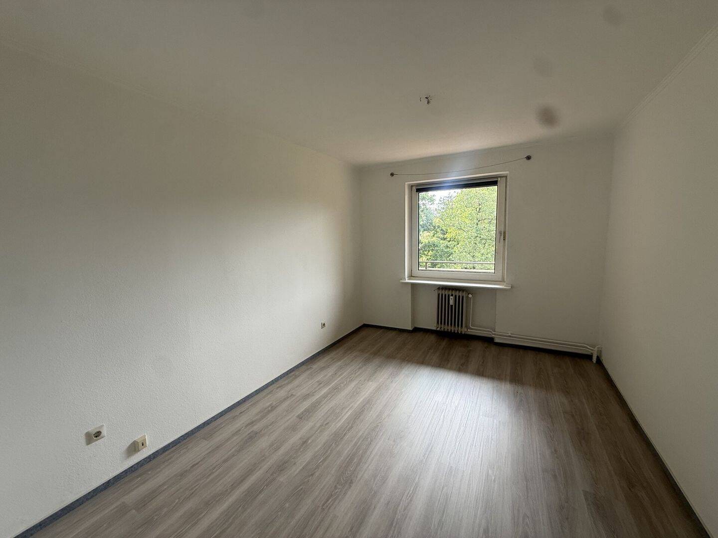 Attraktive 2-Zimmer-Wohnung in ruhiger grüner Lage in HH-Jenfeld – 22043 Hamburg – Vorschaubild 3