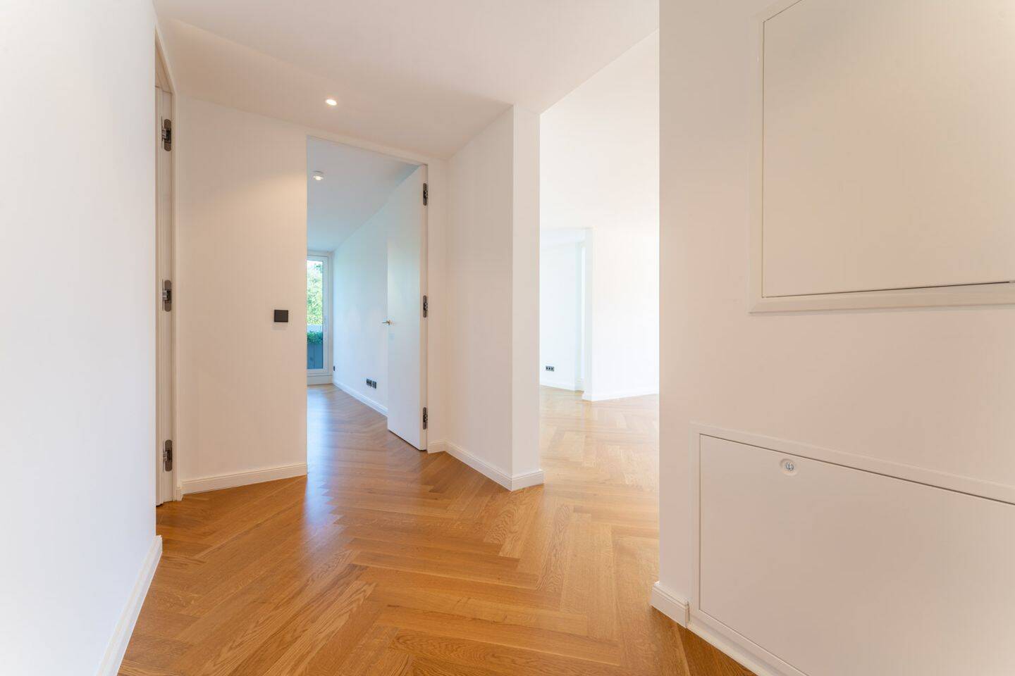 GRÜN – PRIVAT – LUXURÖS Traumhafte Penthousewohnung mit 76 m² Terasse – 81927 München – Vorschaubild 3