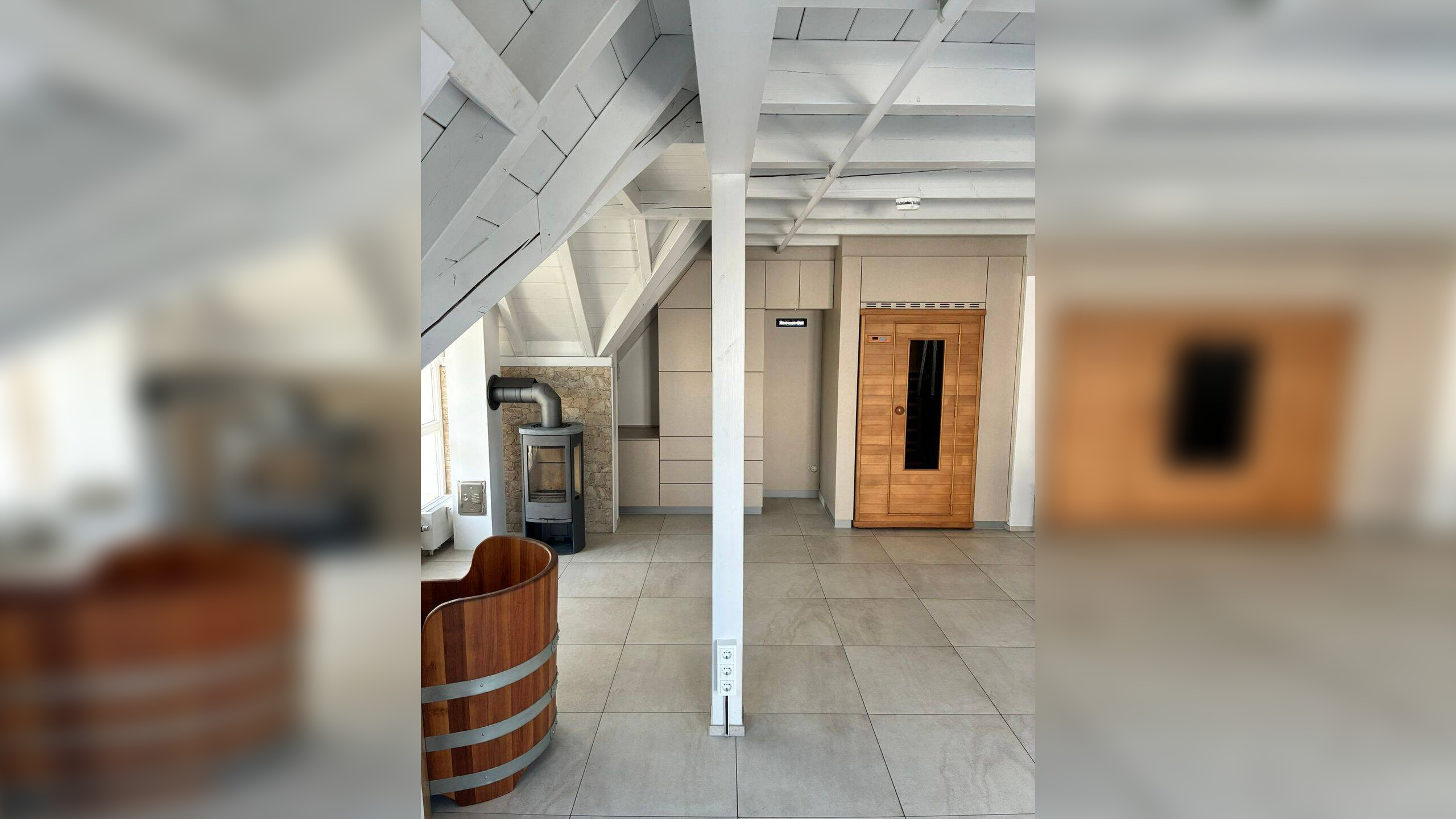 Außergewöhnliche 3-Zimmer-Wohnung mit XXL-Dachterrasse, Balkon, Einbauküche und TG-Stellplatz – 72762 Reutlingen – Vorschaubild 3