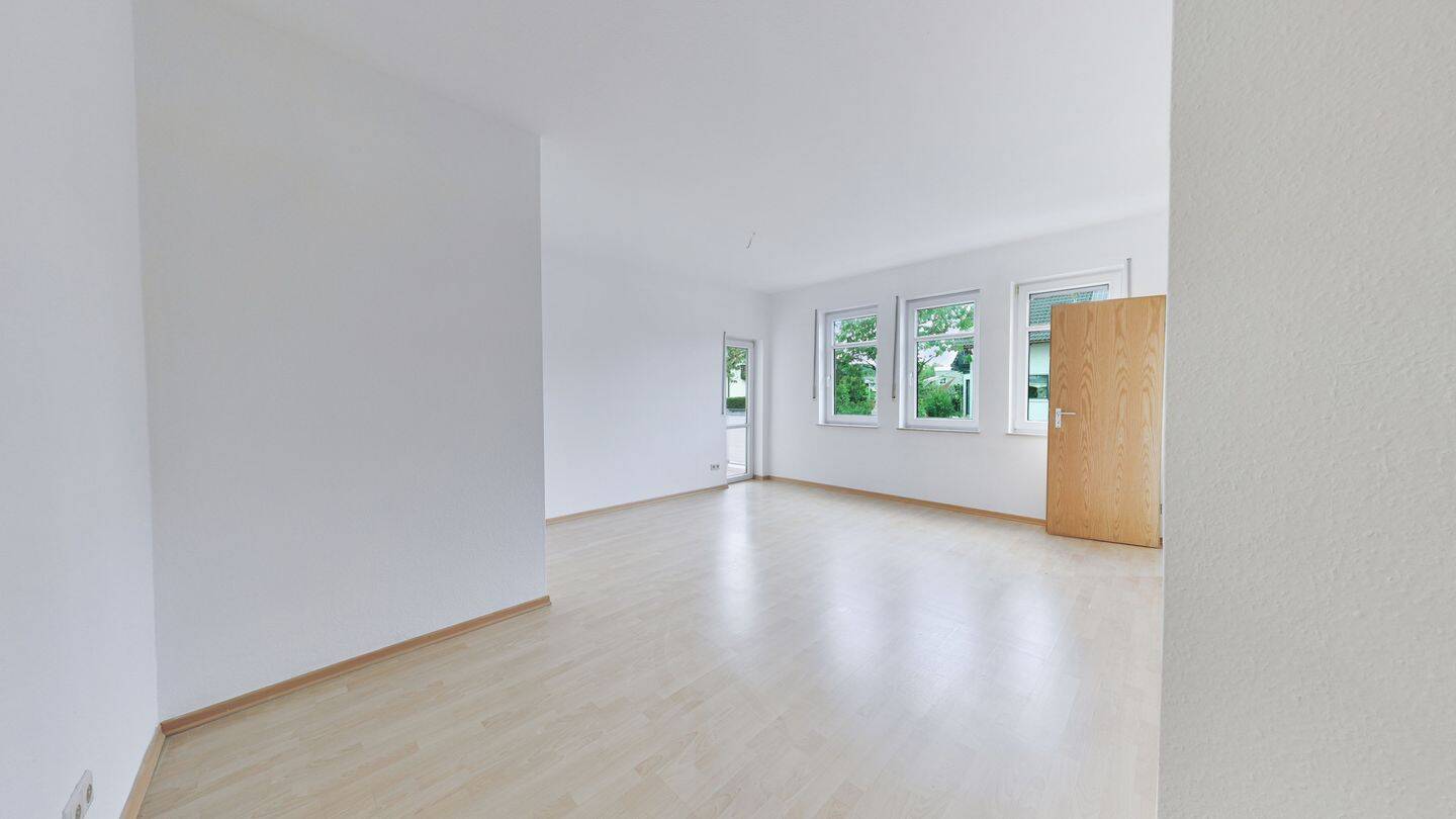 Bezugsfertige 3-Raumwohnung! Fußbodenhzg.! Balkon! Stellplatz! – 1156 Dresden – Vorschaubild 3