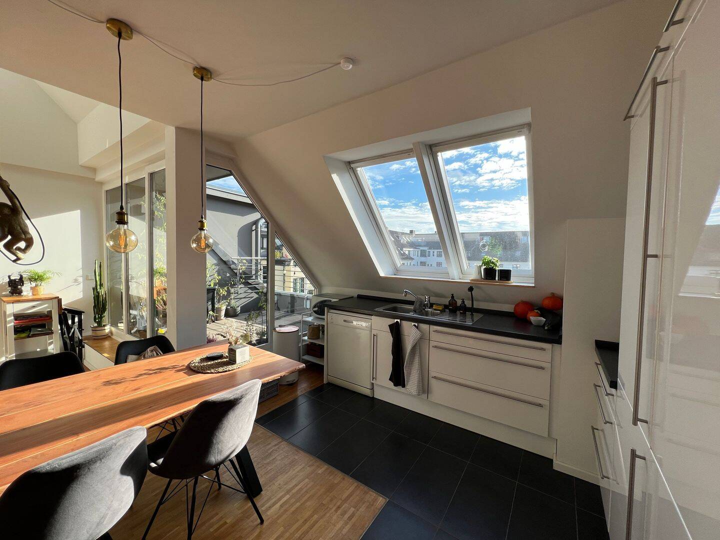 Helle Maisonette Wohnung mit Balkon in Eimsbüttel – 20144 Hamburg – Vorschaubild 3