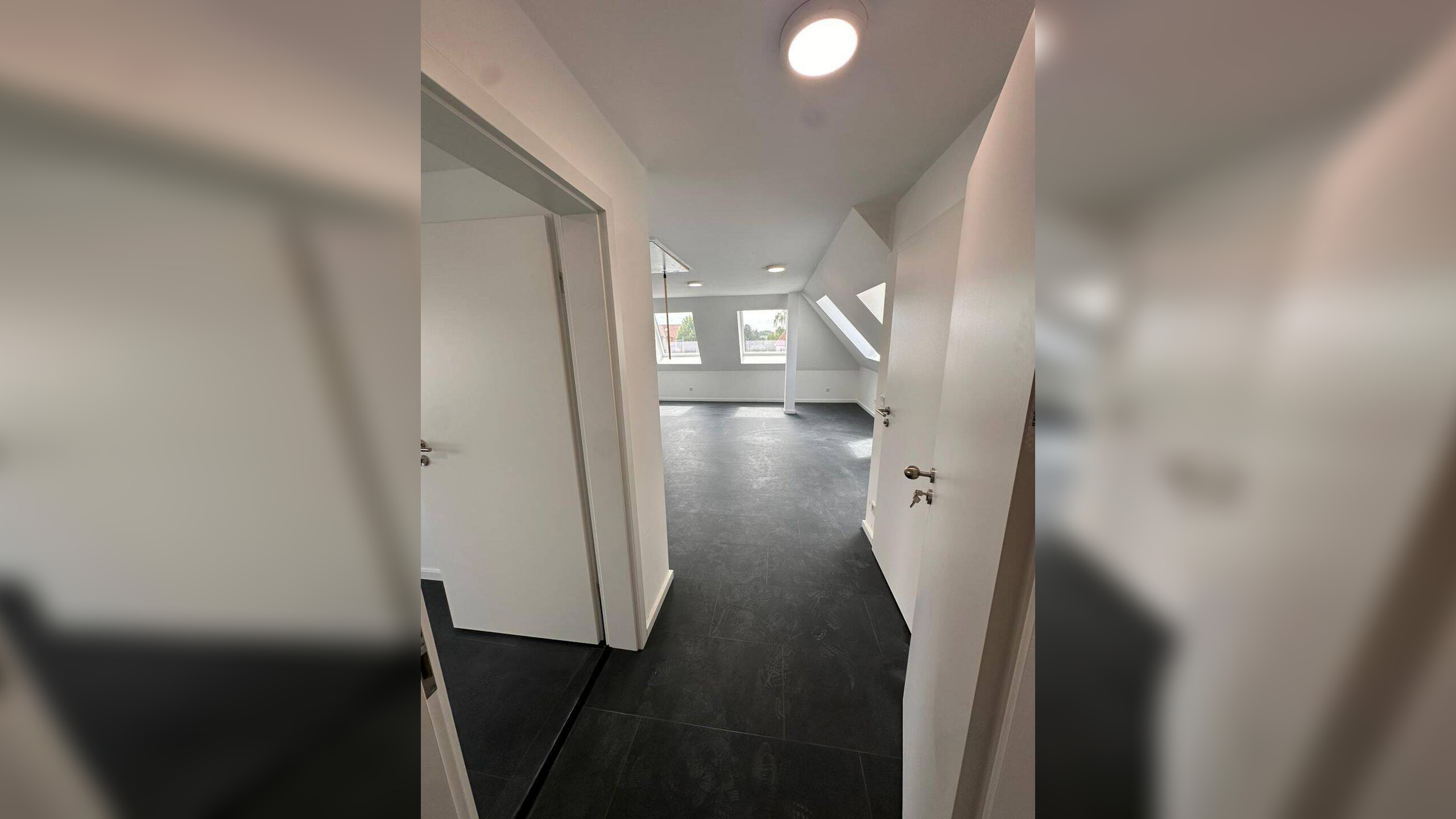 Großzügige und helle Dachgeschoss- Appartement – 33647 Bielefeld – Vorschaubild 3