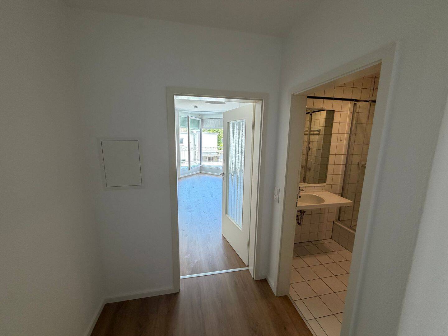 1-Zimmer 41 m² Wohnung mit 16 m² Balkon, Einbauküche und Tiefgarage in Bonn-Dottendorf – 53129 Bonn – Vorschaubild 3