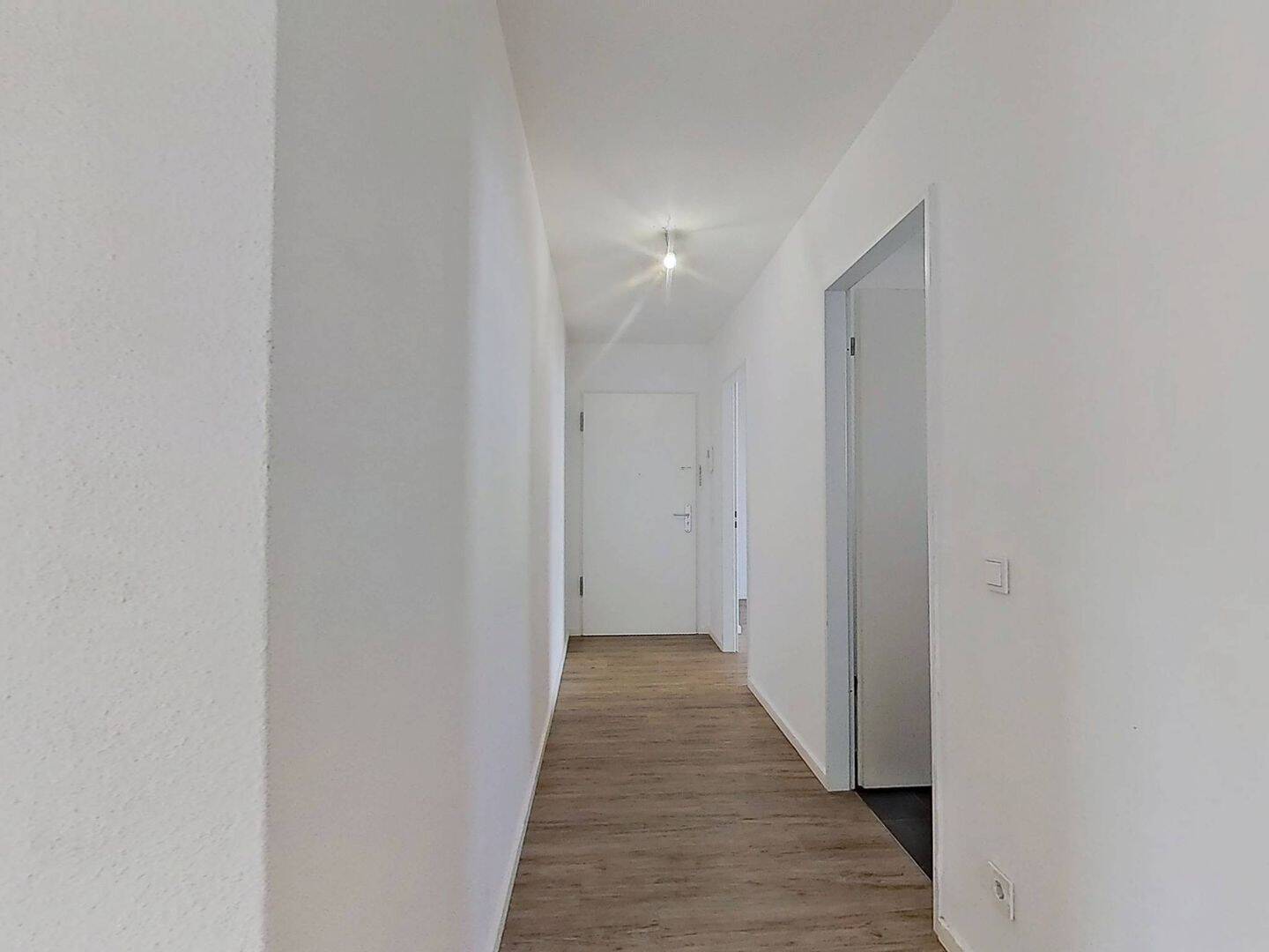** Gepflegte 3-Zimmer-Wohnung mit BALKON und TIEFGARAGENSTELLPLATZ in Bonn-Tannenbusch ** – 53119 Bonn – Vorschaubild 3