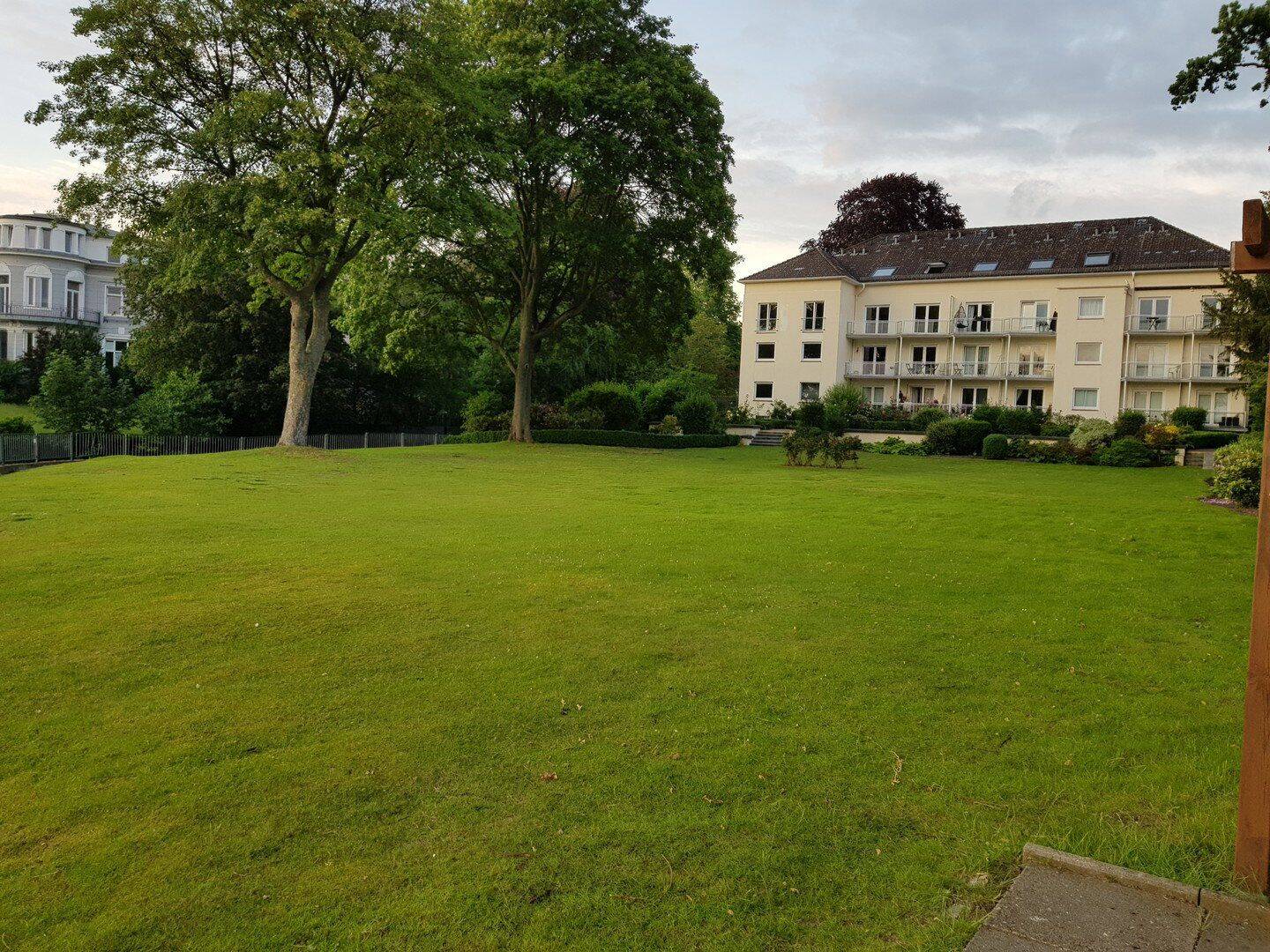 Kernsaniert: Möbliertes Appartement mit Balkon am Feenteich 2400 qm Garten S/W – 22085 Hamburg – Vorschaubild 3