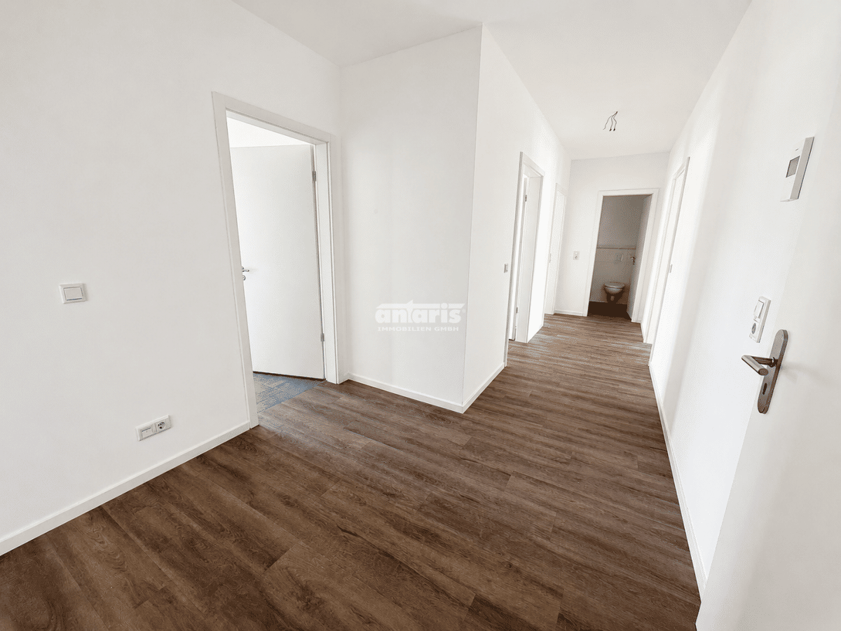 antaris Immobilien GmbH **Familienfreundliche 4-Raum-Wohnung mit Balkon & zwei Bädern** – 99085 Erfurt – Vorschaubild 3