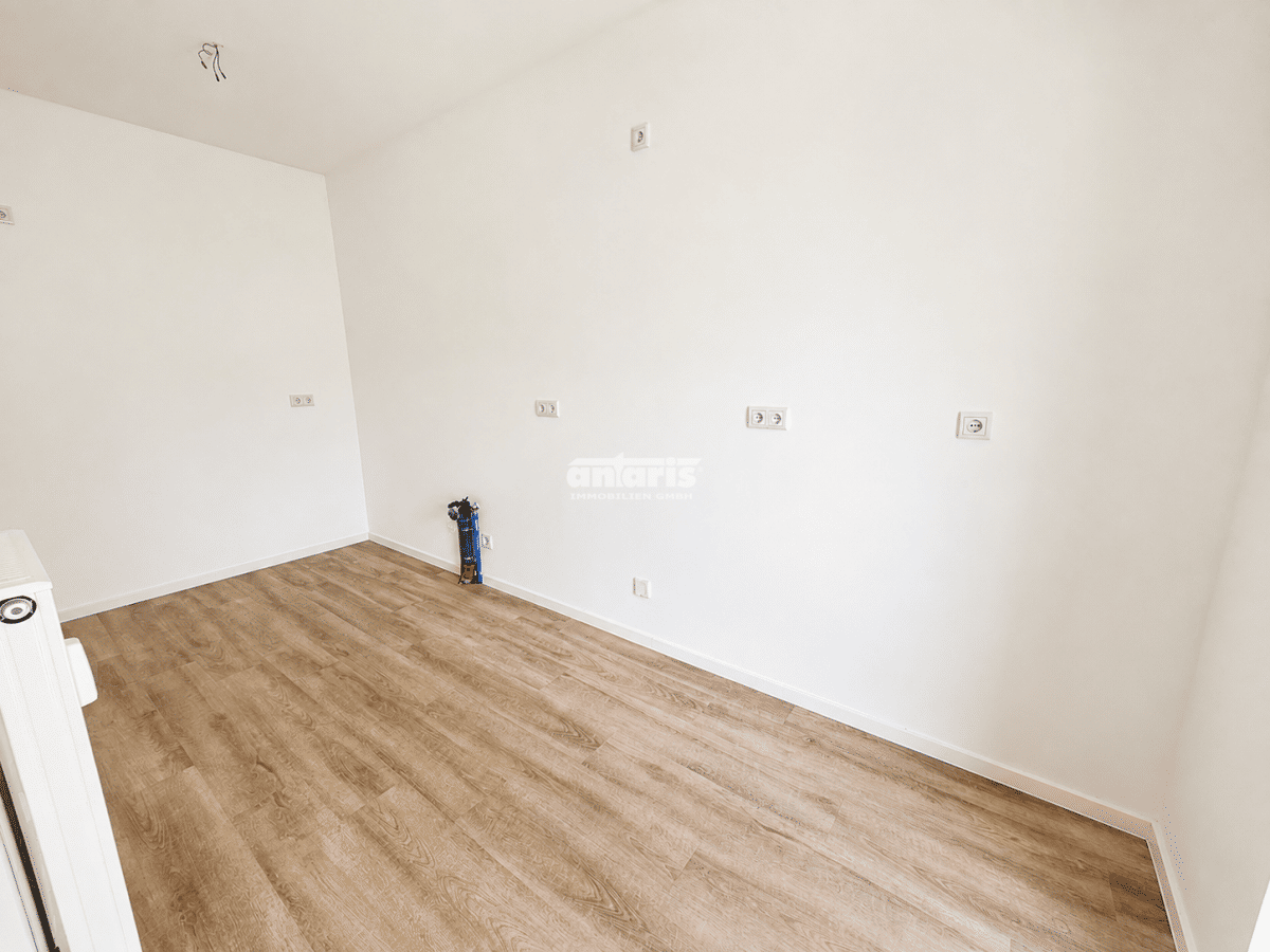 antaris Immobilien GmbH **Familienfreundliche 4-Raum-Wohnung mit Balkon & zwei Bädern** – 99085 Erfurt – Vorschaubild 6