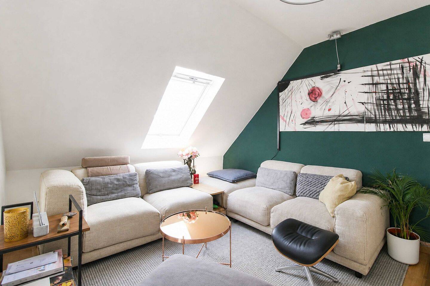 Lichtdurchflutete Dachgeschosswohnung mit Altbaucharme in zentraler Wiesbadener Lage – 65185 Wiesbaden – Vorschaubild 3