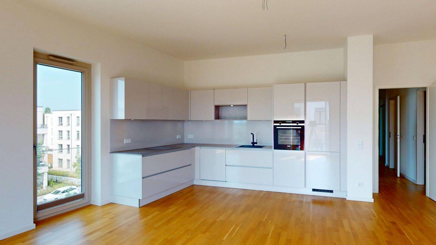 Traumhaftes 4-Zimmer-Penthouse mit Balkon, Küche und TG-Stellplatz – 14469 Potsdam – Vorschaubild 3