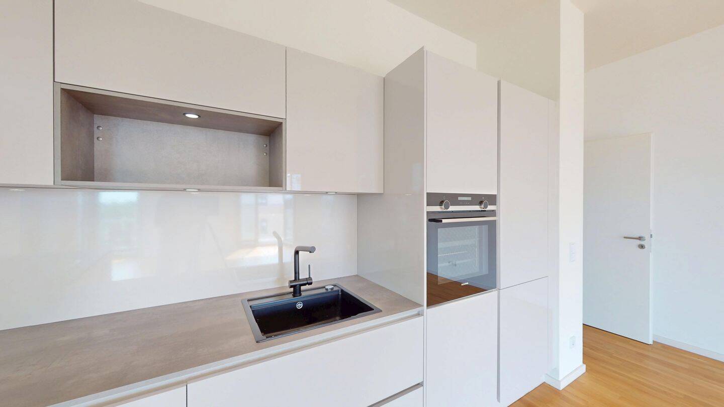 Traumhaftes 4-Zimmer-Penthouse mit Balkon, Küche und TG-Stellplatz – 14469 Potsdam – Vorschaubild 4