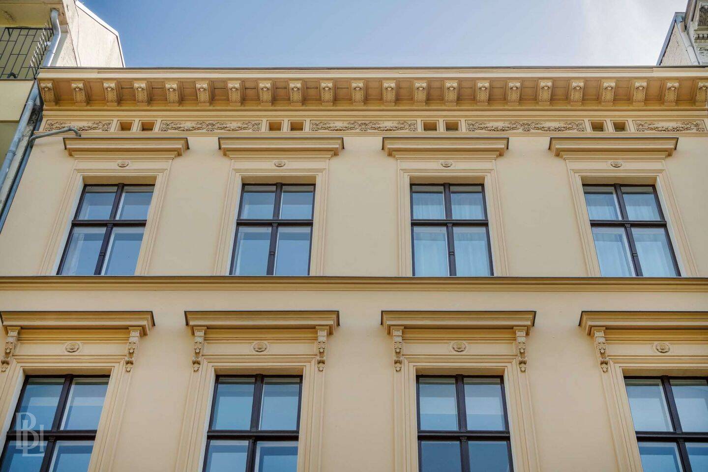 Repräsentativer Denkmal-Altbau: 4 Zimmer mit hochwertigem Wohnkomfort in Mitte – 10785 Berlin – Vorschaubild 3