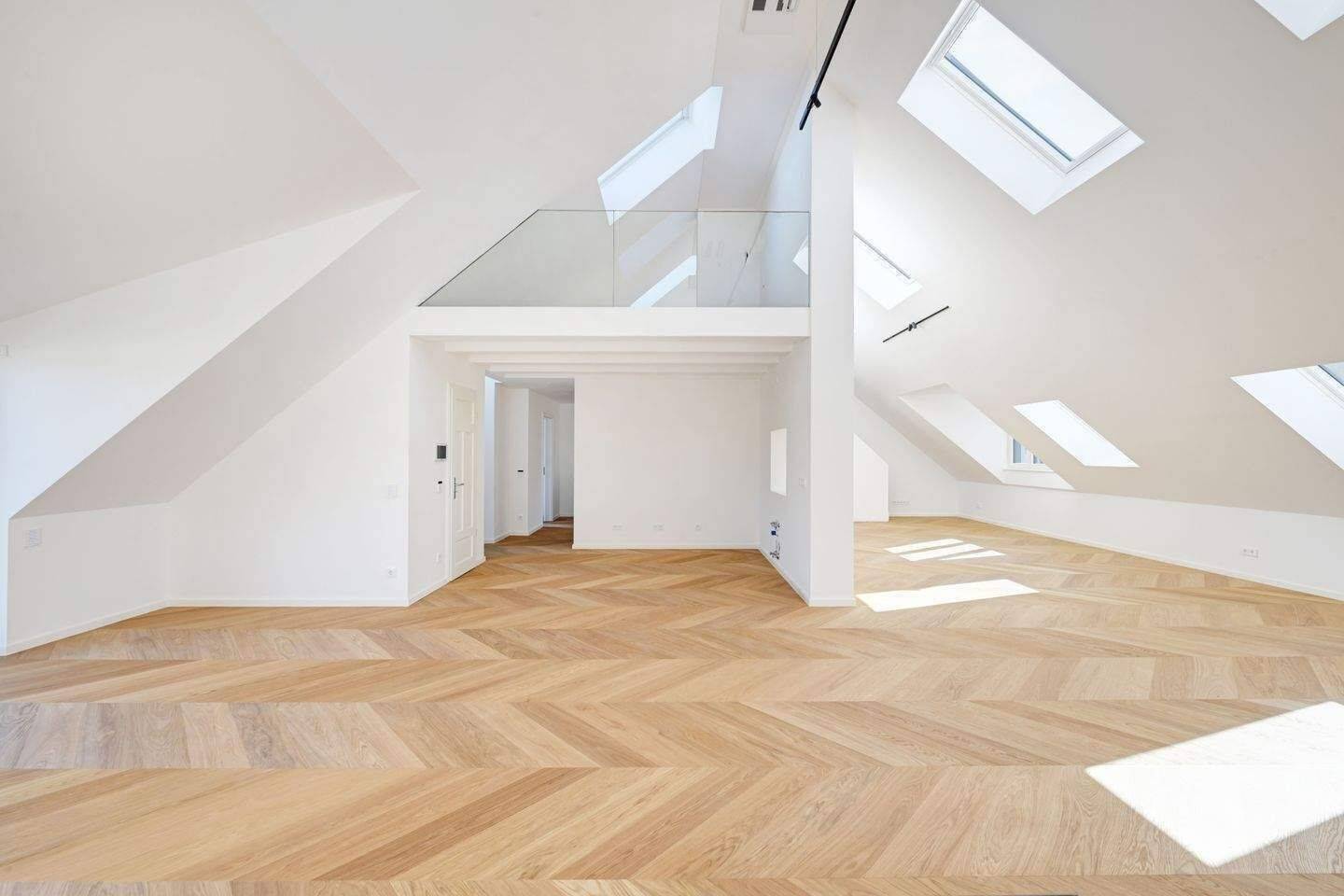 Einziehen und wohlfühlen: Dachgeschoss-Maisonette im Erstbezug in Toplage – 80333 München – Vorschaubild 3