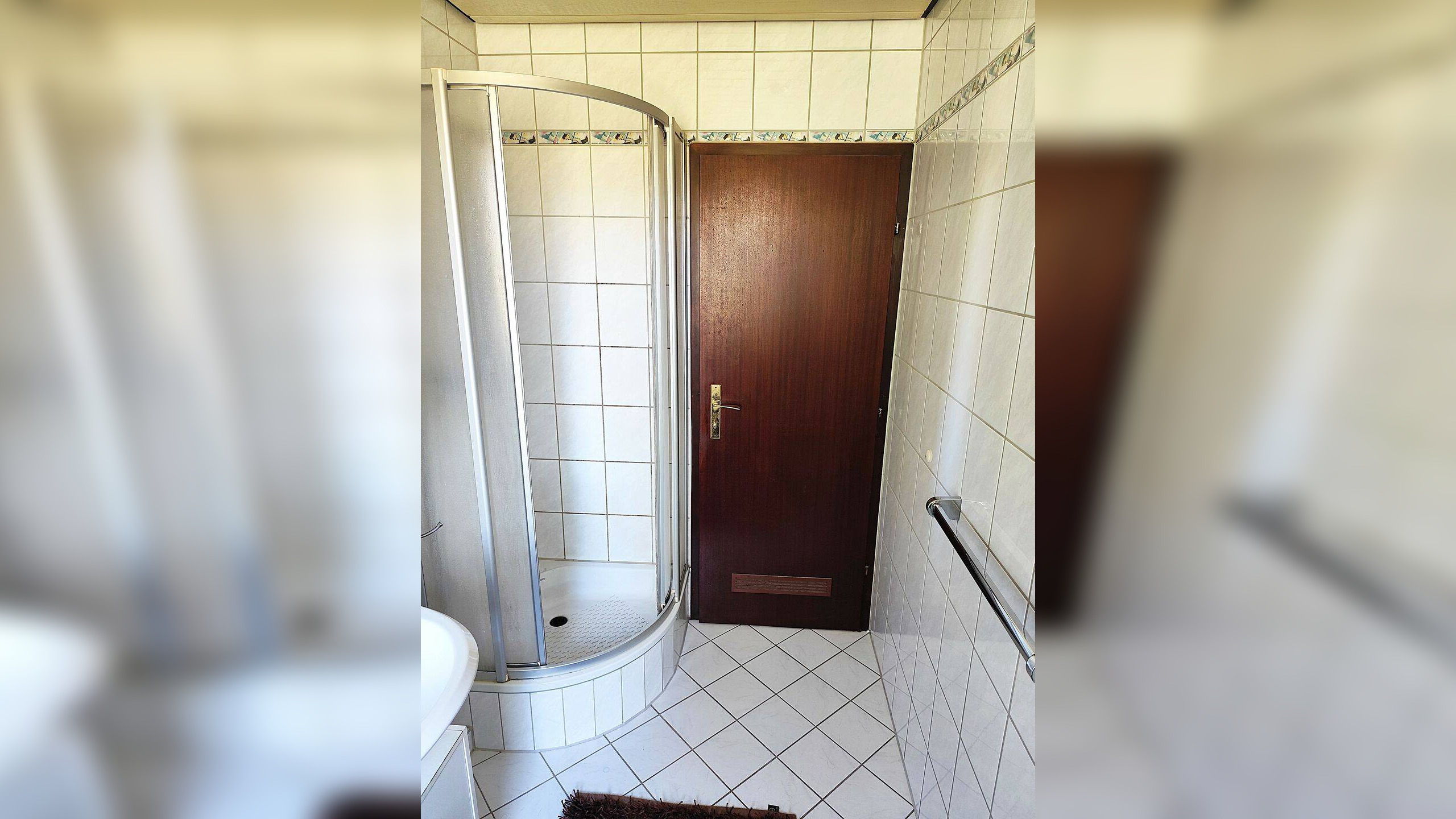 Schöne 2-Zimmer-ETW mit Balkon und TG in zentraler Lage von Hamburg-Bramfeld – 22175 Hamburg – Vorschaubild 5