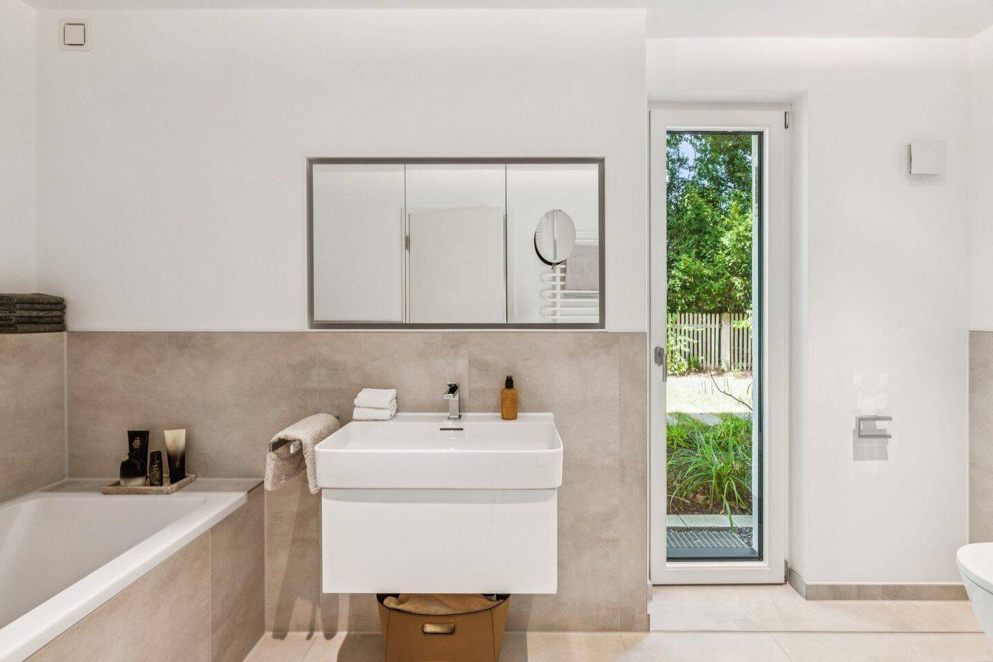 Hochwertige 4-Zimmer-Gartenwohnung in ruhiger Bestlage von Solln – 81479 München – Vorschaubild 3