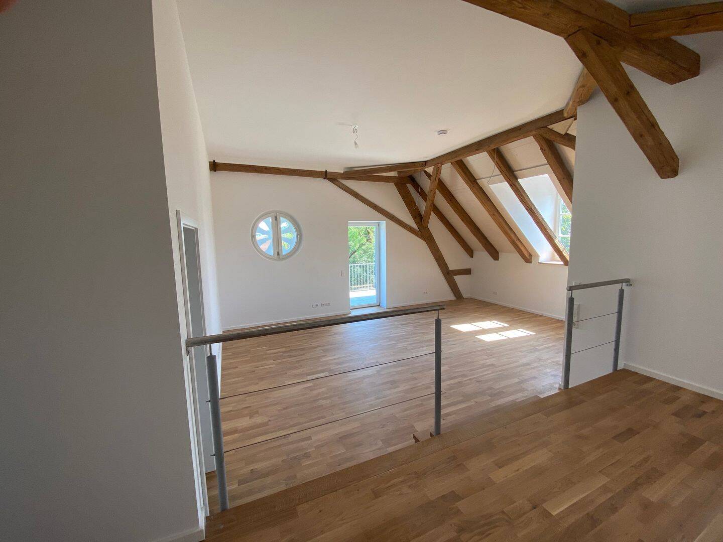 Schmuckstück: Erstbezug in 4-Zimmer Dachgeschoss Wohnung – 78247 Hilzingen – Vorschaubild 3