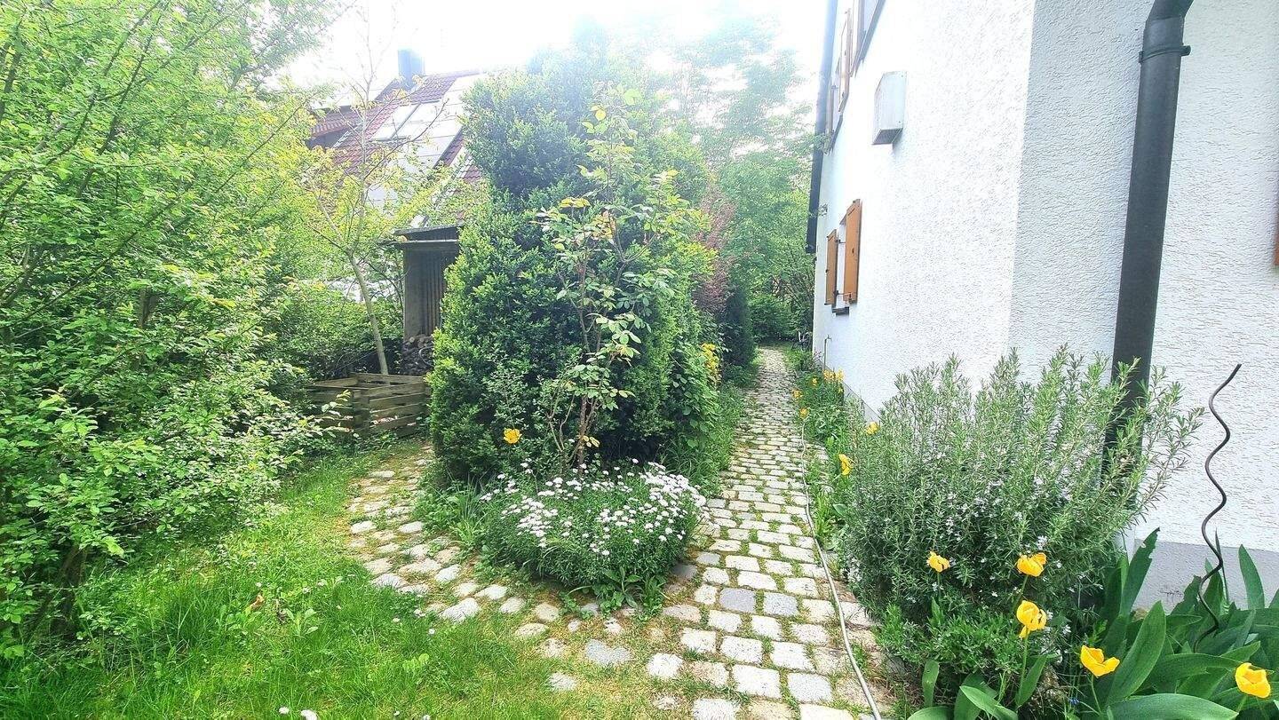 RESERVIERT Sehr schöne Doppelhaushälfte mit Terrasse und eingewachsenen Garten in Erlangen-Hüttendorf – 91056 Erlangen – Vorschaubild 5