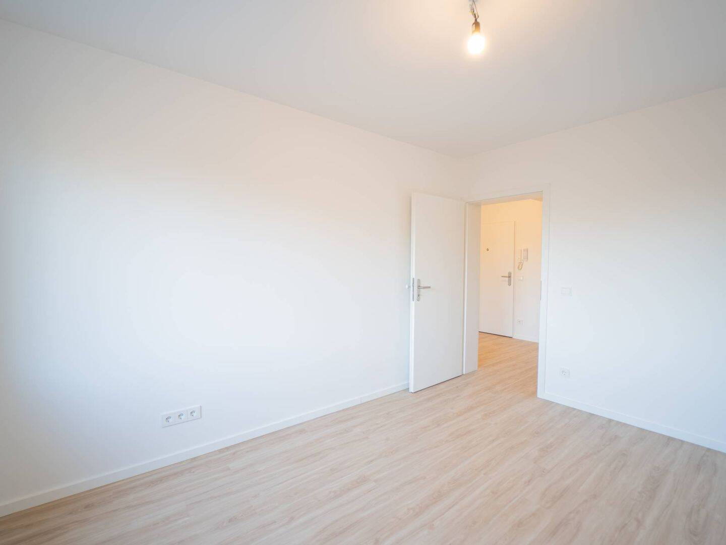 Frisch saniertes Highlight in Hamburg-Schnelsen: Helle Wohnung ab 01.09. zu vermieten! – 22457 Hamburg – Vorschaubild 3