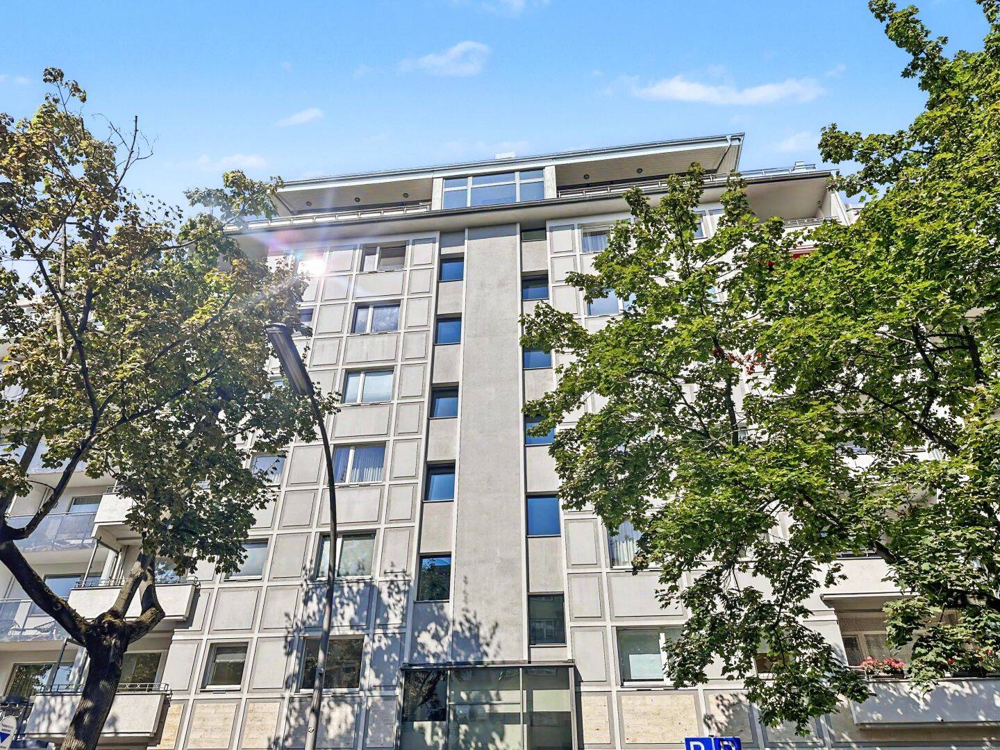Stilvoll wohnen in Bestlage – exklusive 3-Zimmer-Wohnung mit 2 Balkonen in Berlin Wilmersdorf – 10719 Berlin – Vorschaubild 3