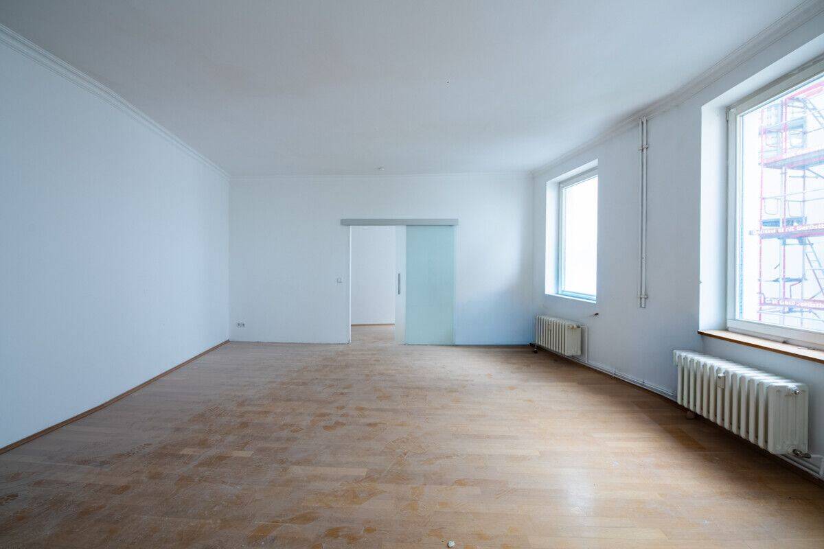 Bezugsfrei in Toplage in Friedrichshain: Helle 2-Zimmer-Altbauwohnung mit Tageslichtbad – 10249 Berlin – Vorschaubild 3