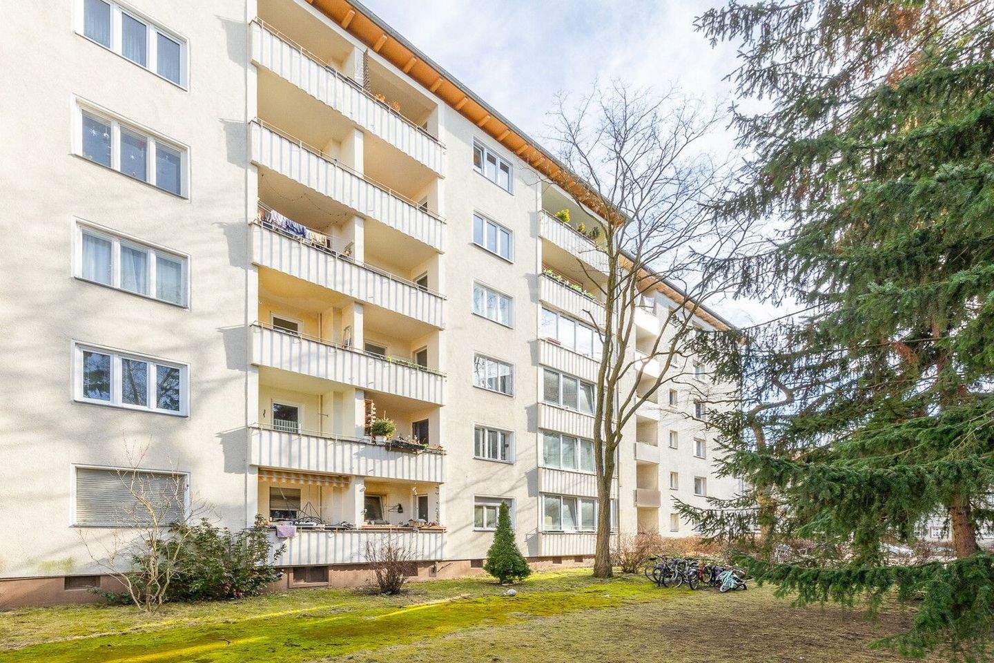 Charmantes Apartment mit Westbalkon und Einbauküche – 12103 Berlin – Vorschaubild 3