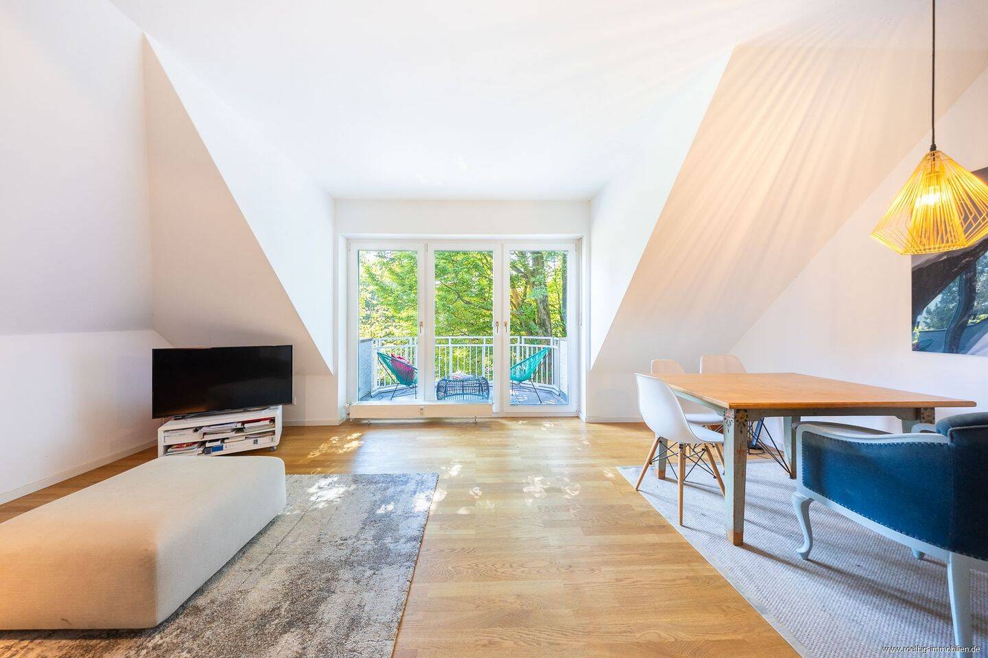 Bestlage Herzogpark: nahe dem Kufsteiner Platz & Isar. Helle 2-Zimmer-DG-Whg mit Dachterrasse & TG. – 81679 München – Vorschaubild 3