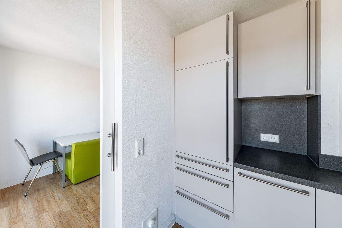 Moderne 1-Zimmerwohnung teilmöbliert in zentraler Lage nahe Bahnhof Stgt-Feuerbach – 70469 Stuttgart – Vorschaubild 3