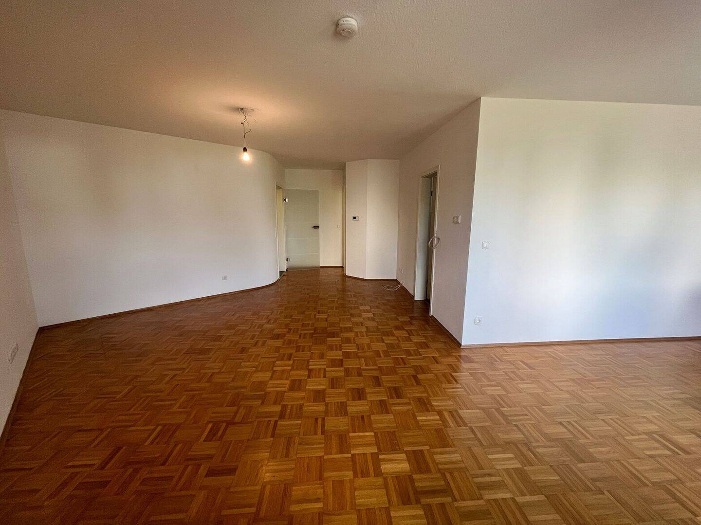 Große Vierzimmerwohnung mit Garage und Gartenanteil in Laubenheim – 55130 Mainz – Vorschaubild 3