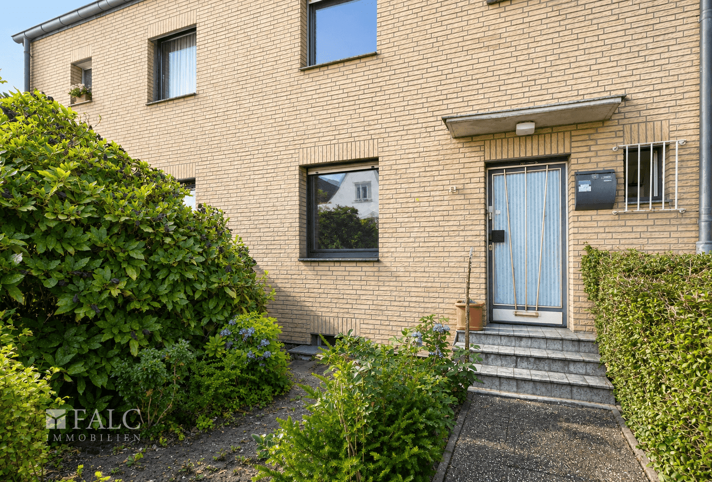 Raum für neue Ideen – Reihenhaus mit Garten in Köln-Sürth – 50999 Köln – Vorschaubild 3