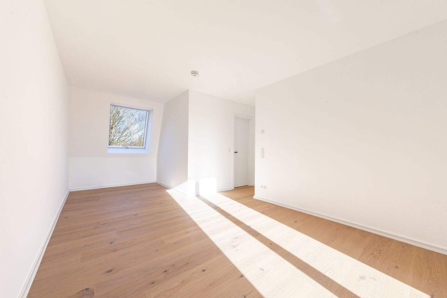 Courtagefreie Dachgeschoss-Maisonettewohnung in Winterhude – 22297 Hamburg – Vorschaubild 4