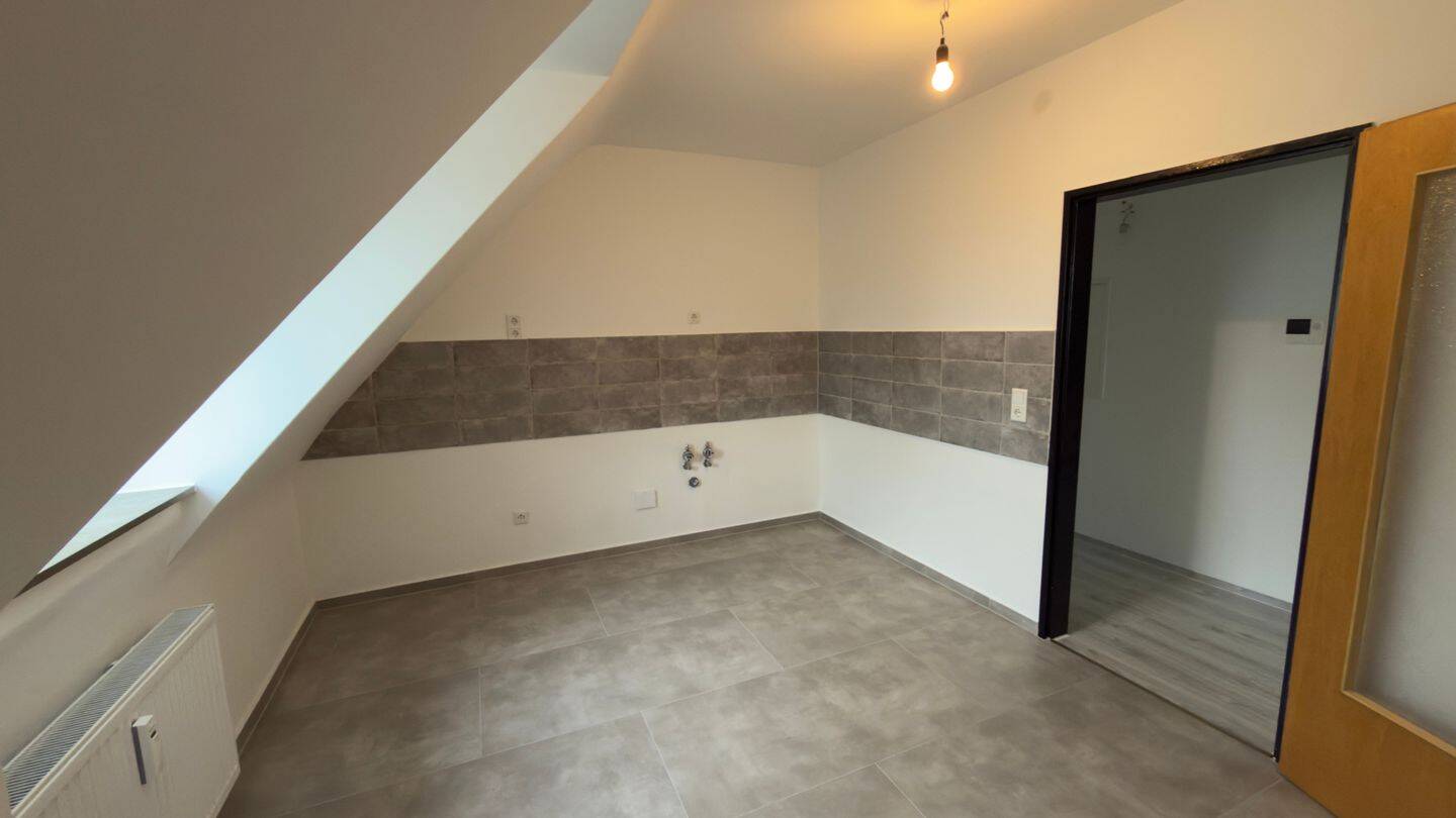 Dachgeschosswohnung mit Klimaanlage in Kassel Niederzwehren – 34134 Kassel – Vorschaubild 3