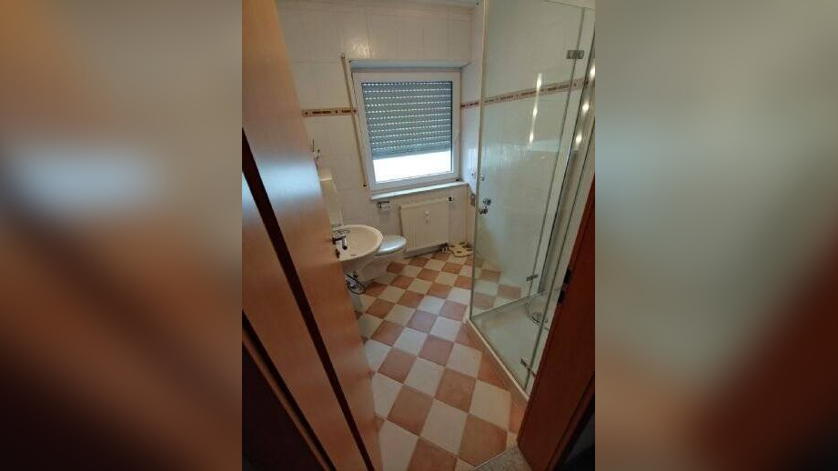 Schöne 2-Zimmer-Wohnung in der 2. Etage mit Einbauküche an einzelne Person zu vermieten. – 74080 Heilbronn – Vorschaubild 3