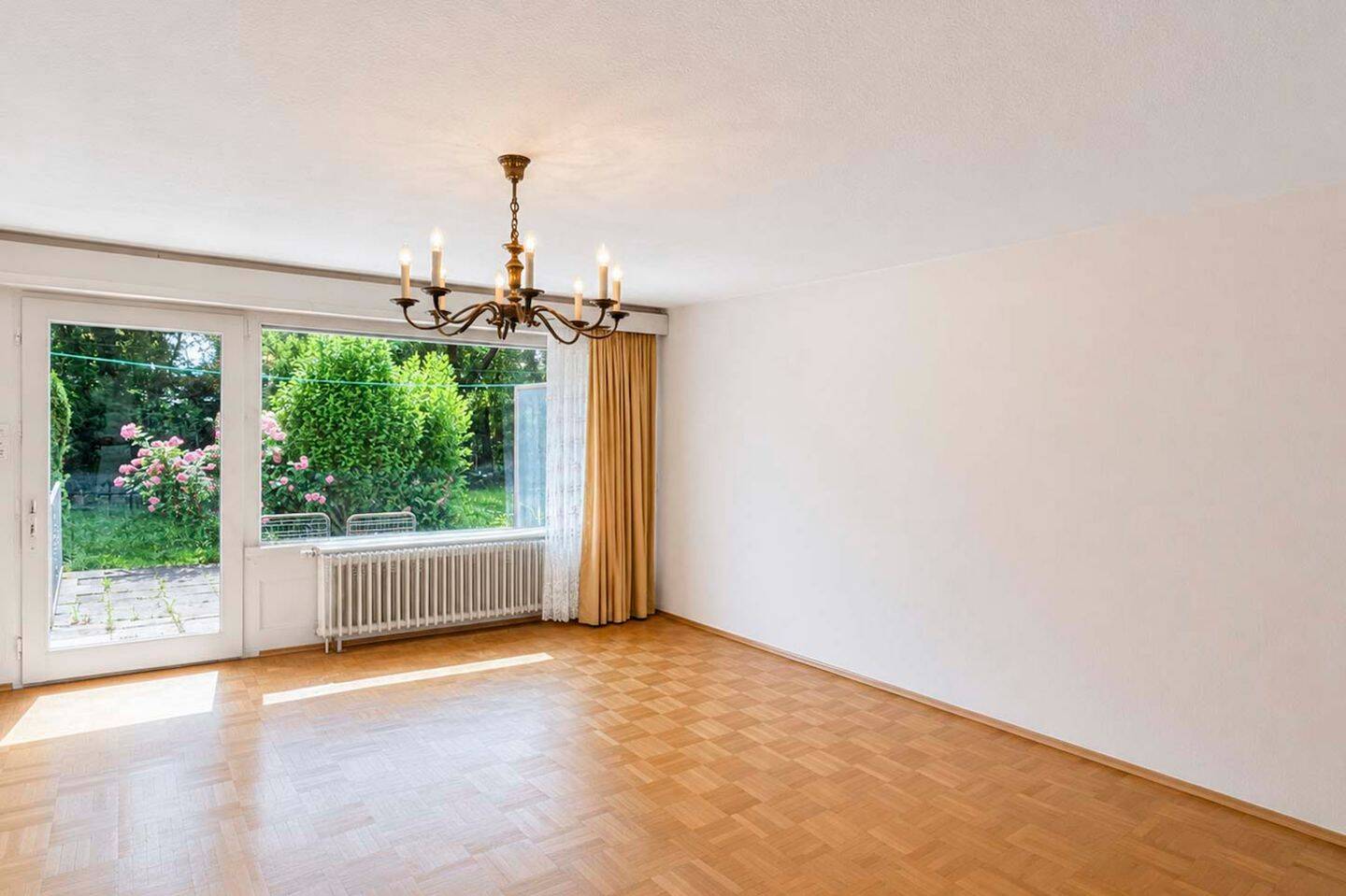 Wertsteigerungspotenzial in gefragter Lage – Haus mit Garten und Terrasse – Sanierungsbedürftig – 81927 München – Vorschaubild 3